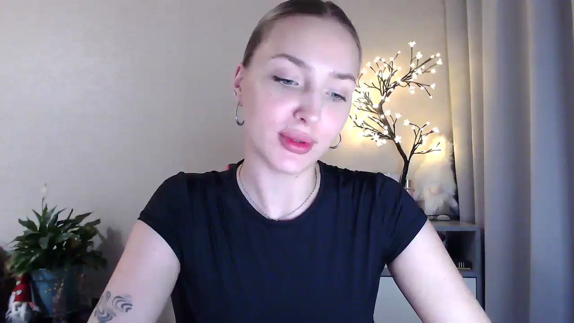 Gallery image thumbnail from My_Diana's myfreecams stream on, 06/05/2025, 22:27 image 3 of 20
