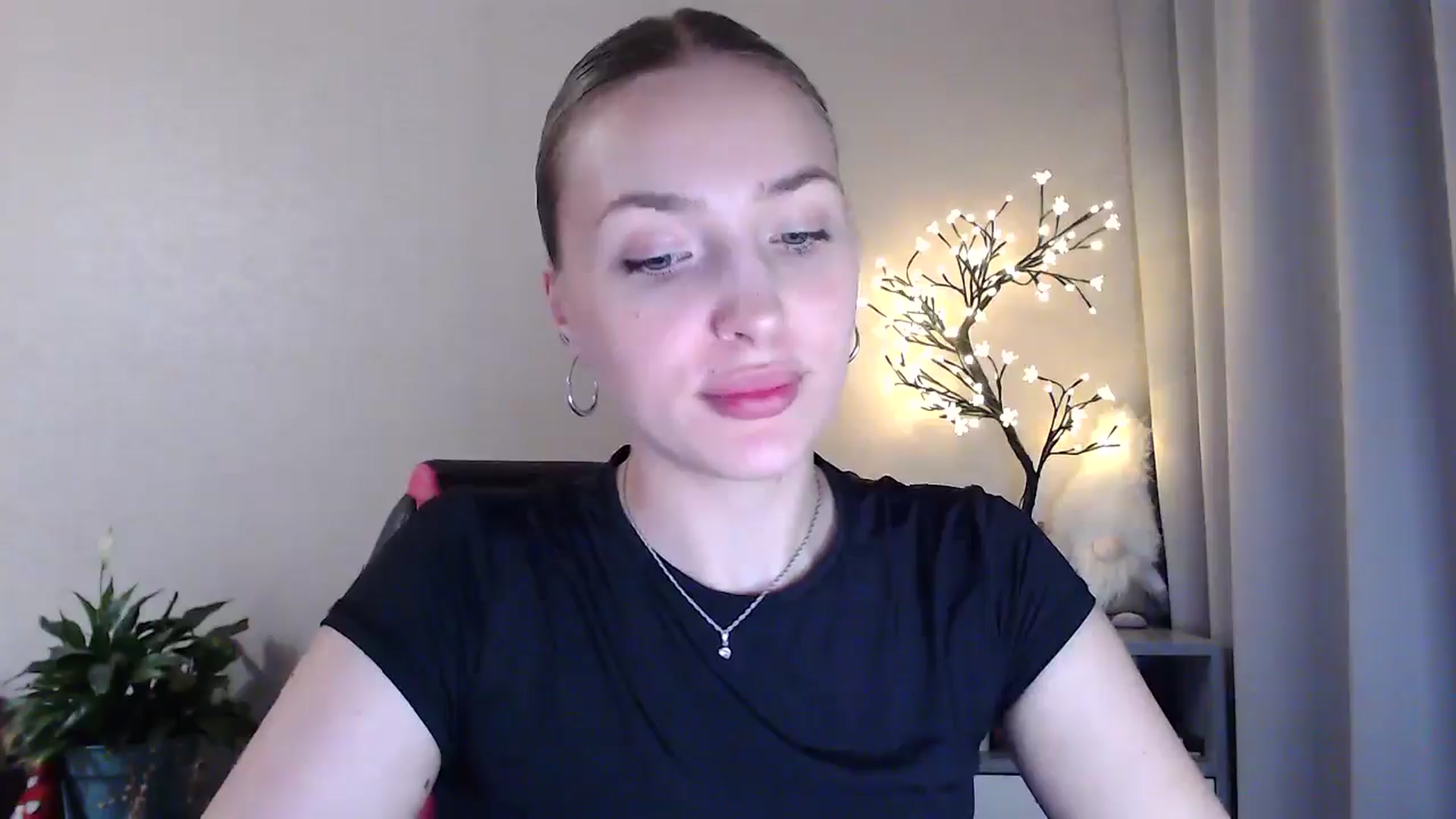 Gallery image thumbnail from My_Diana's myfreecams stream on, 06/05/2025, 22:27 image 13 of 20