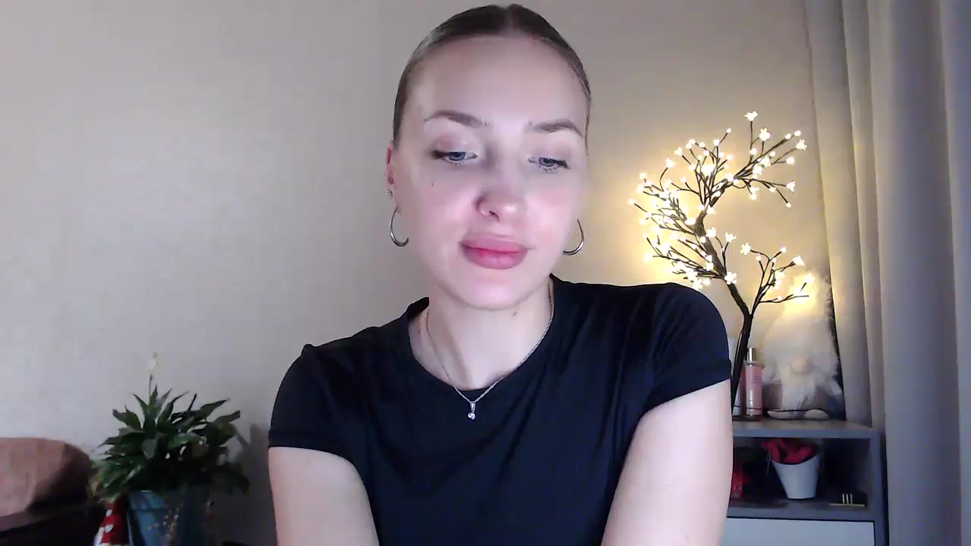 Gallery image thumbnail from My_Diana's myfreecams stream on, 06/05/2025, 22:27 image 11 of 20