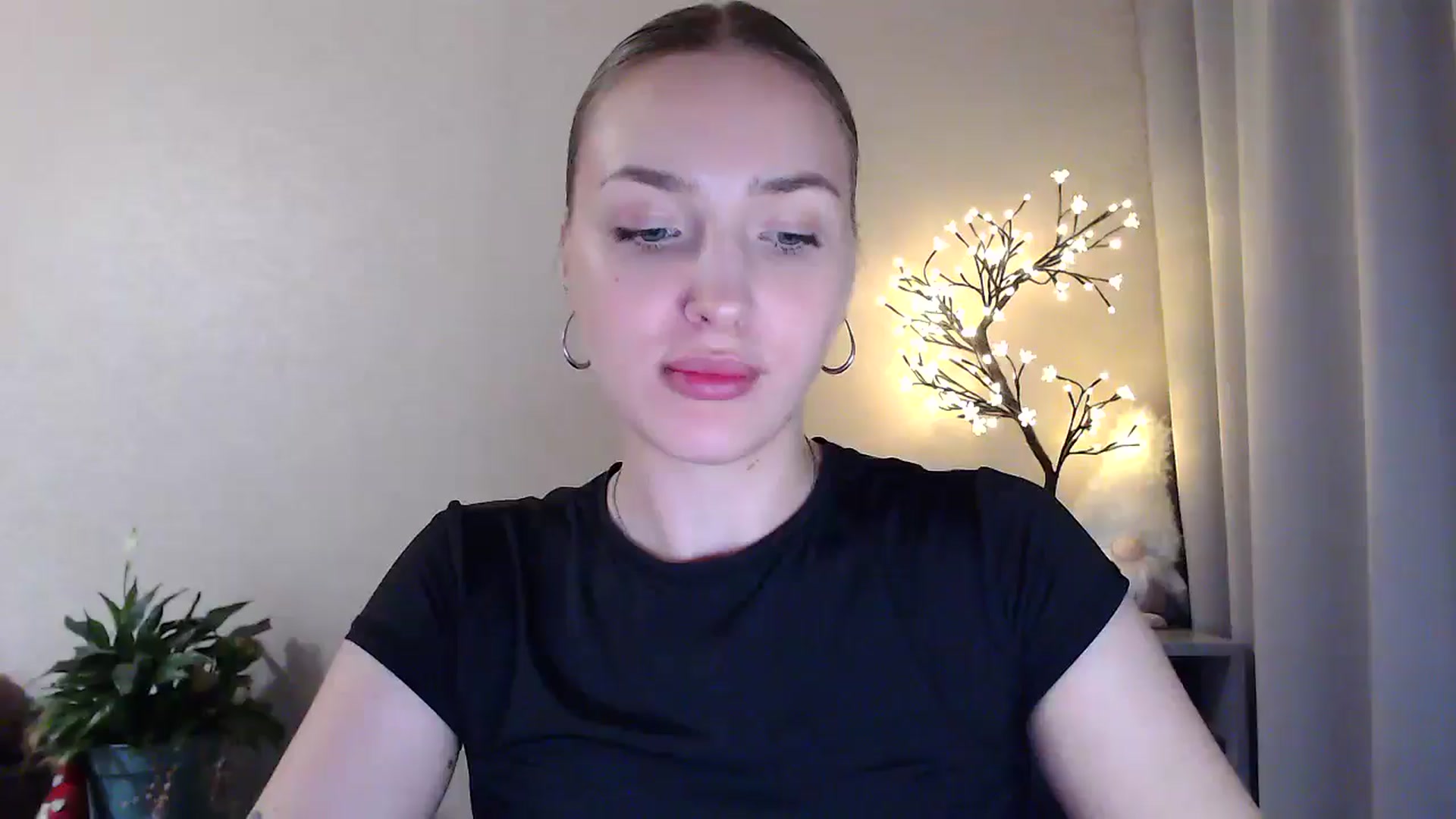 Gallery image thumbnail from My_Diana's myfreecams stream on, 06/05/2025, 22:27 image 14 of 20