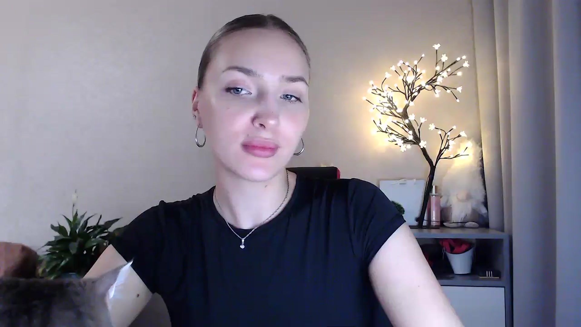 Gallery image thumbnail from My_Diana's myfreecams stream on, 06/05/2025, 22:27 image 9 of 20