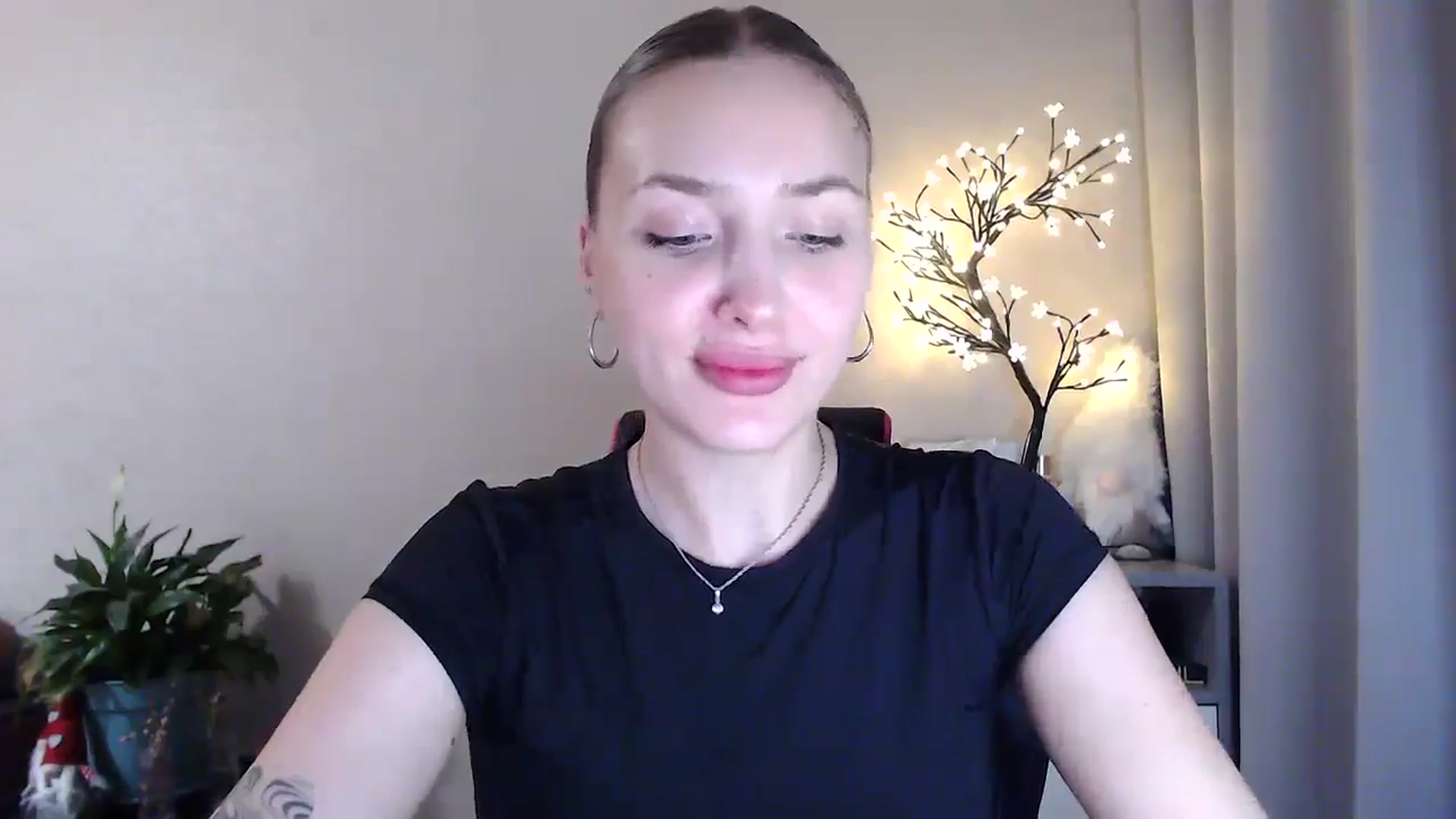 Gallery image thumbnail from My_Diana's myfreecams stream on, 06/05/2025, 22:27 image 6 of 20