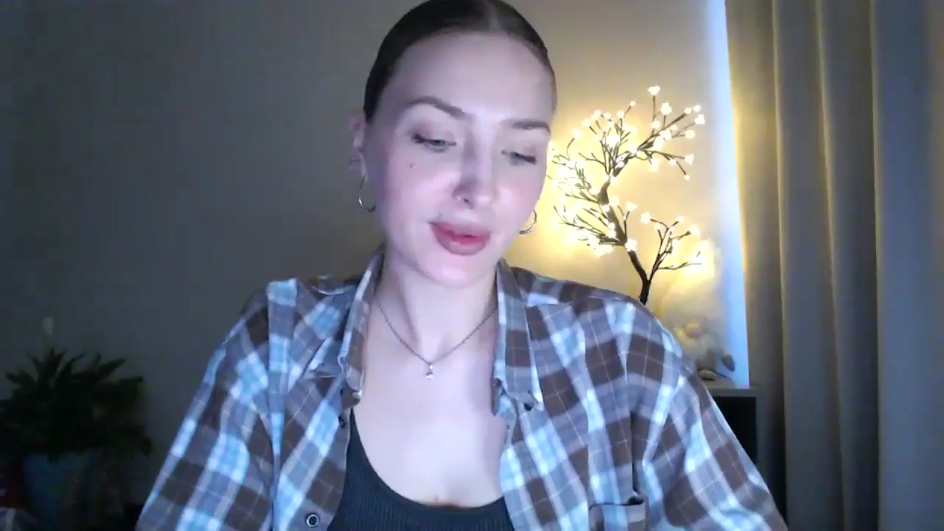 Gallery image thumbnail from My_Diana's myfreecams stream on, 06/07/2025, 16:08 image 5 of 20