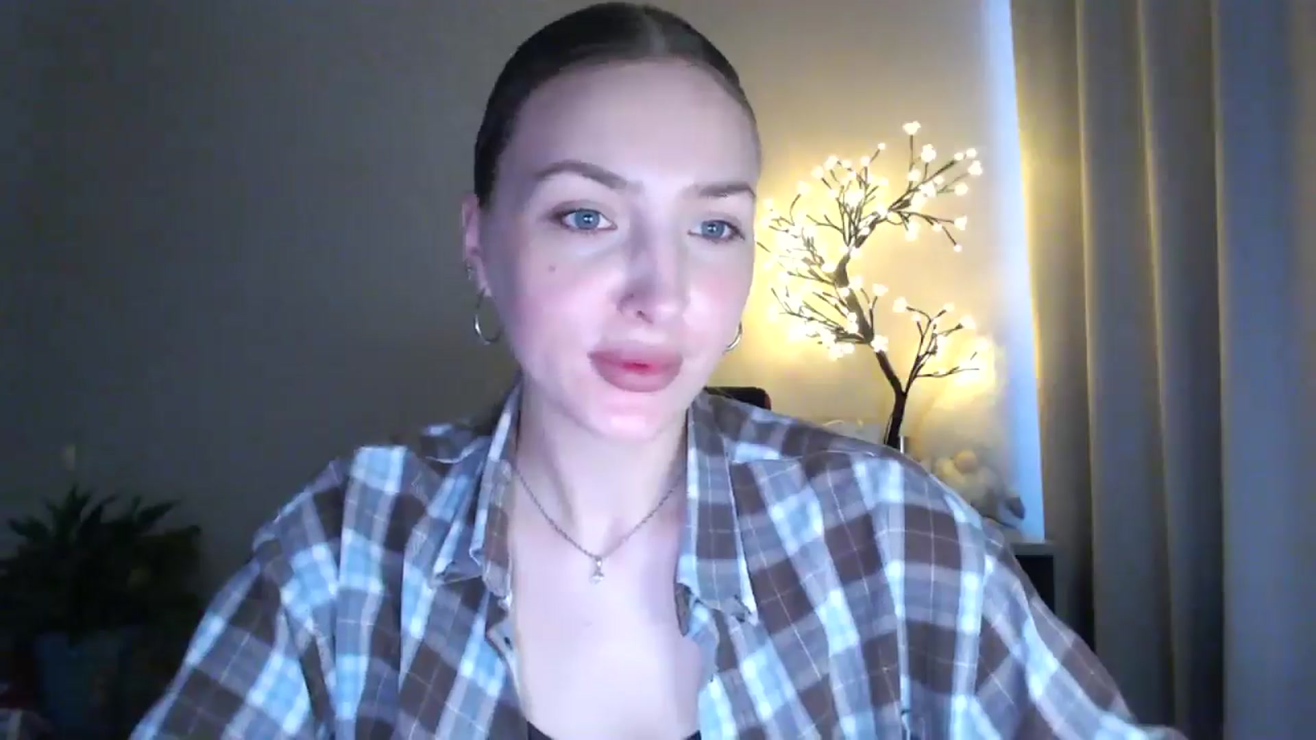 Gallery image thumbnail from My_Diana's myfreecams stream on, 06/07/2025, 16:08 image 10 of 20