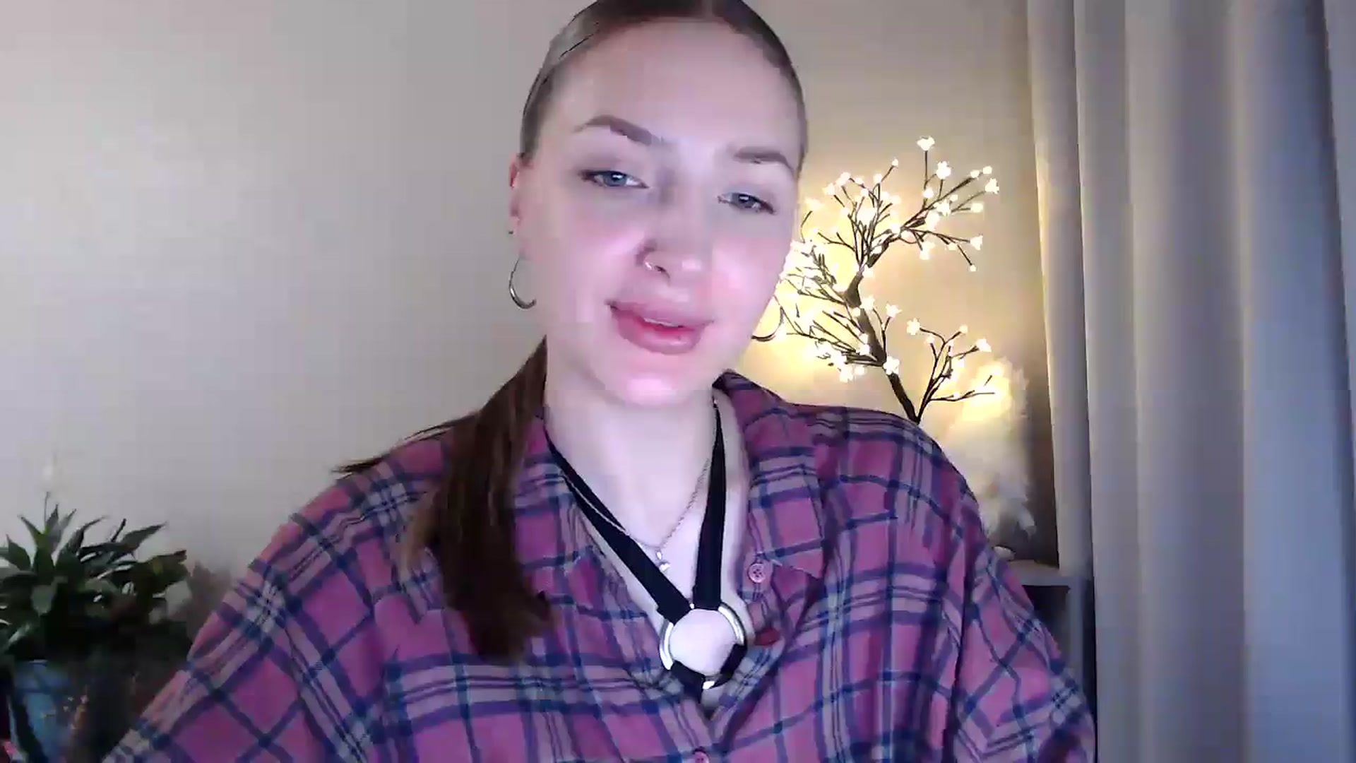 Gallery image thumbnail from My_Diana's myfreecams stream on, 06/07/2025, 22:30 image 14 of 20