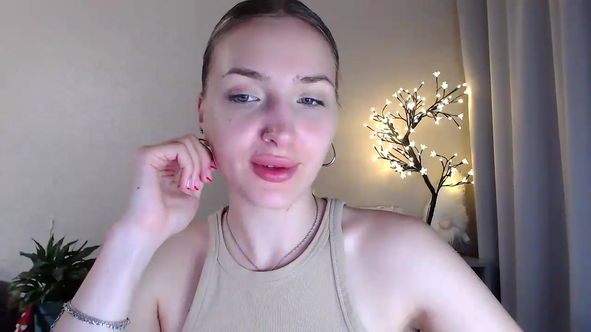 Gallery image thumbnail from My_Diana's myfreecams stream on, 06/12/2025, 21:48 image 12 of 20