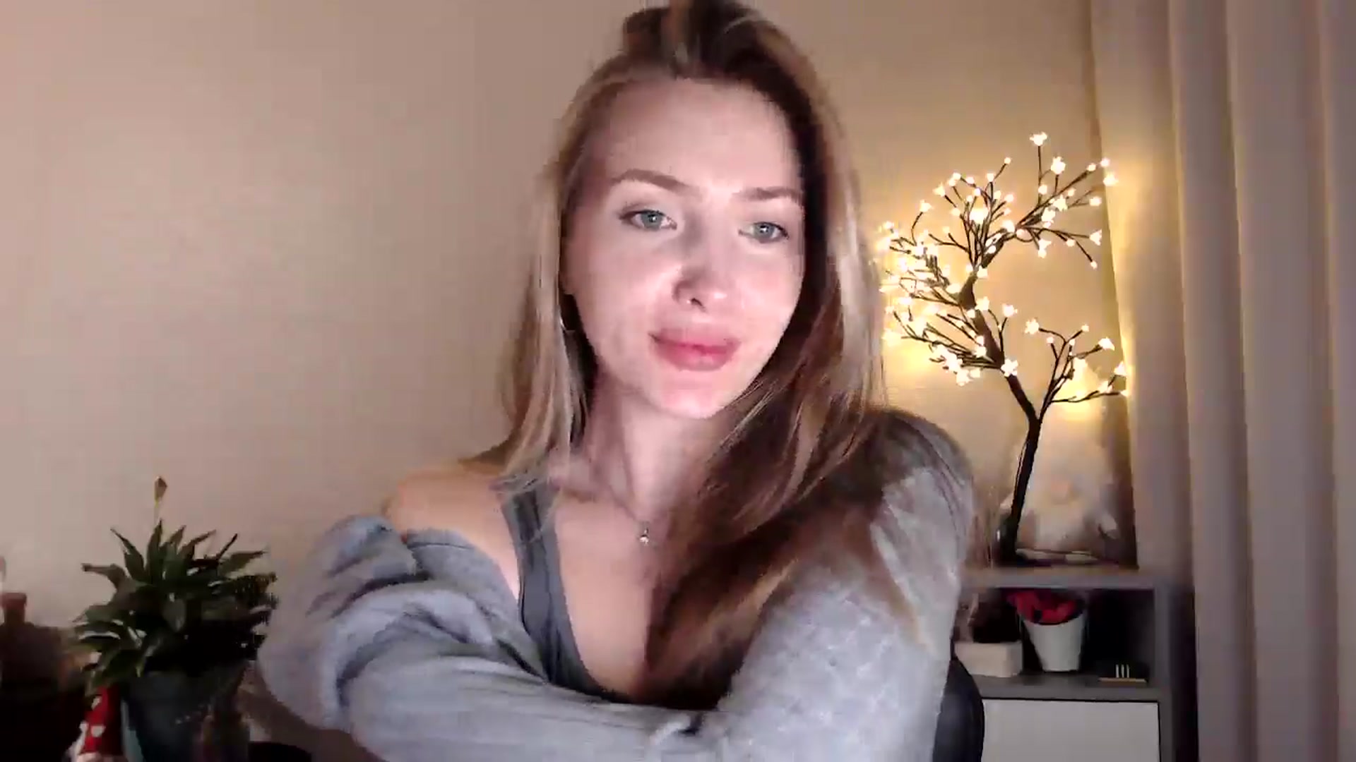 Gallery image thumbnail from My_Diana's myfreecams stream on, 06/14/2025, 22:21 image 6 of 20