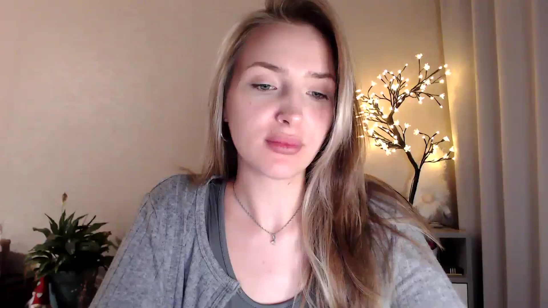 Gallery image thumbnail from My_Diana's myfreecams stream on, 06/14/2025, 22:21 image 17 of 20