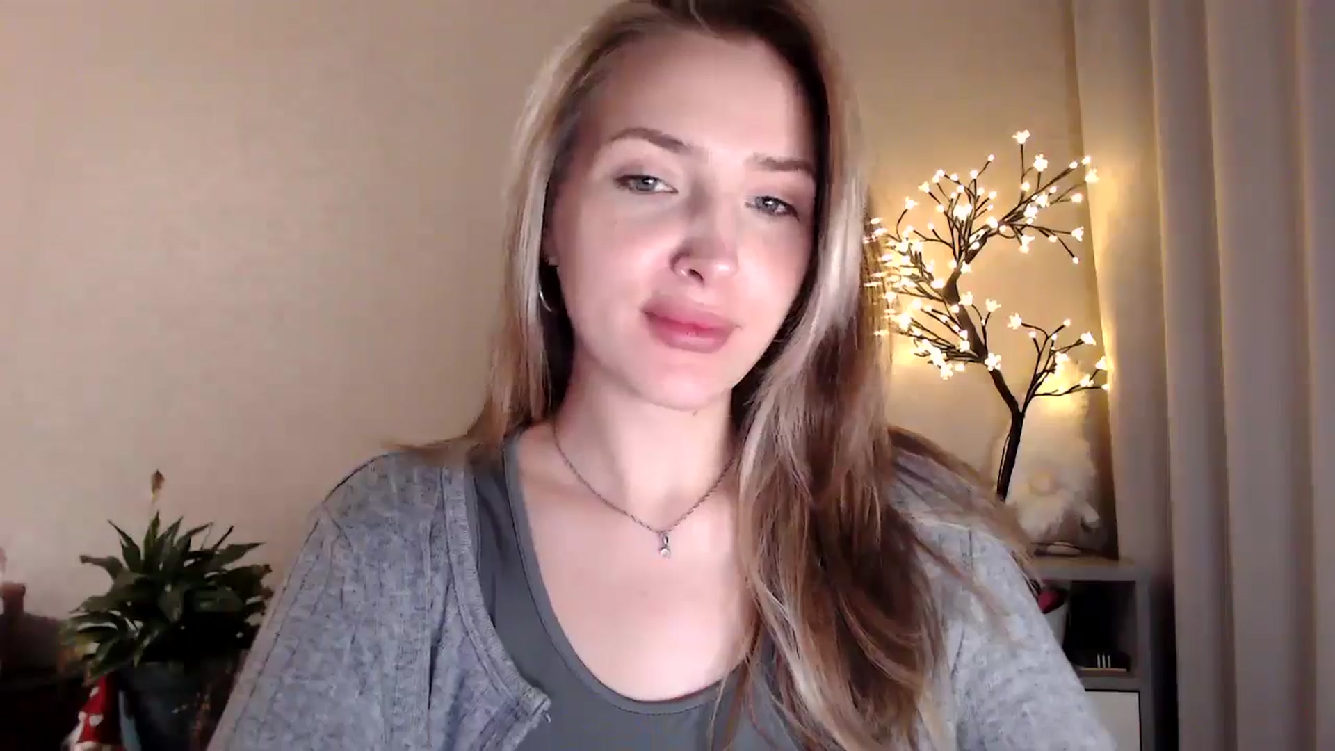 Gallery image thumbnail from My_Diana's myfreecams stream on, 06/14/2025, 22:21 image 18 of 20