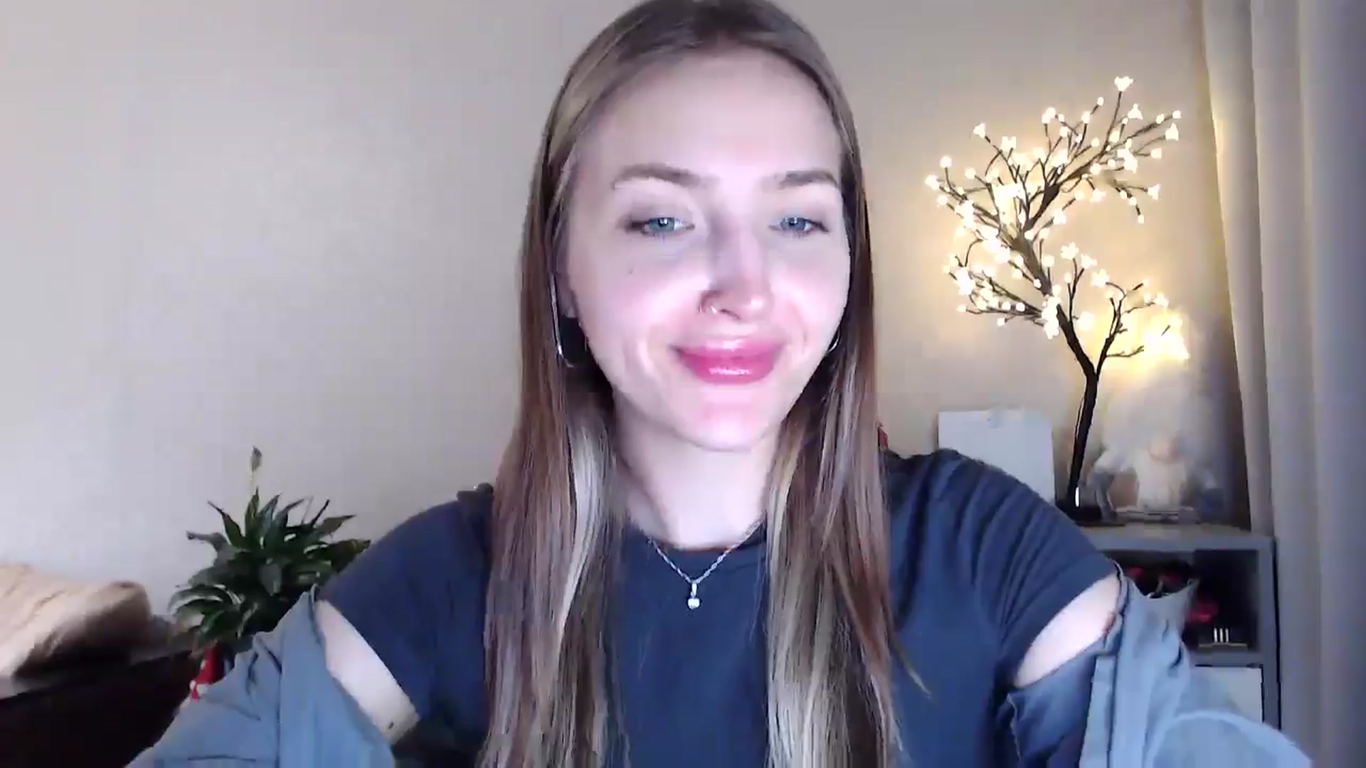 Gallery image thumbnail from My_Diana's myfreecams stream on, 06/15/2025, 19:24 image 12 of 20