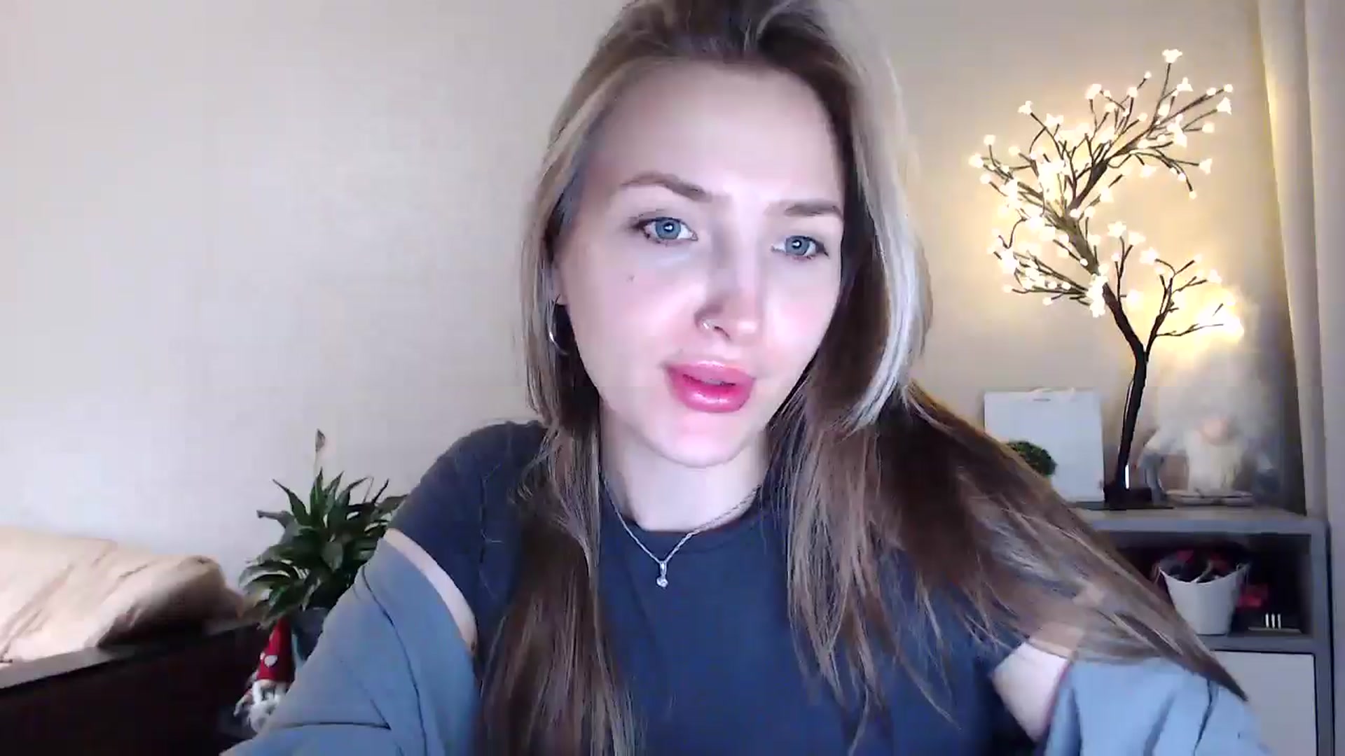 Gallery image thumbnail from My_Diana's myfreecams stream on, 06/15/2025, 20:02 image 19 of 20