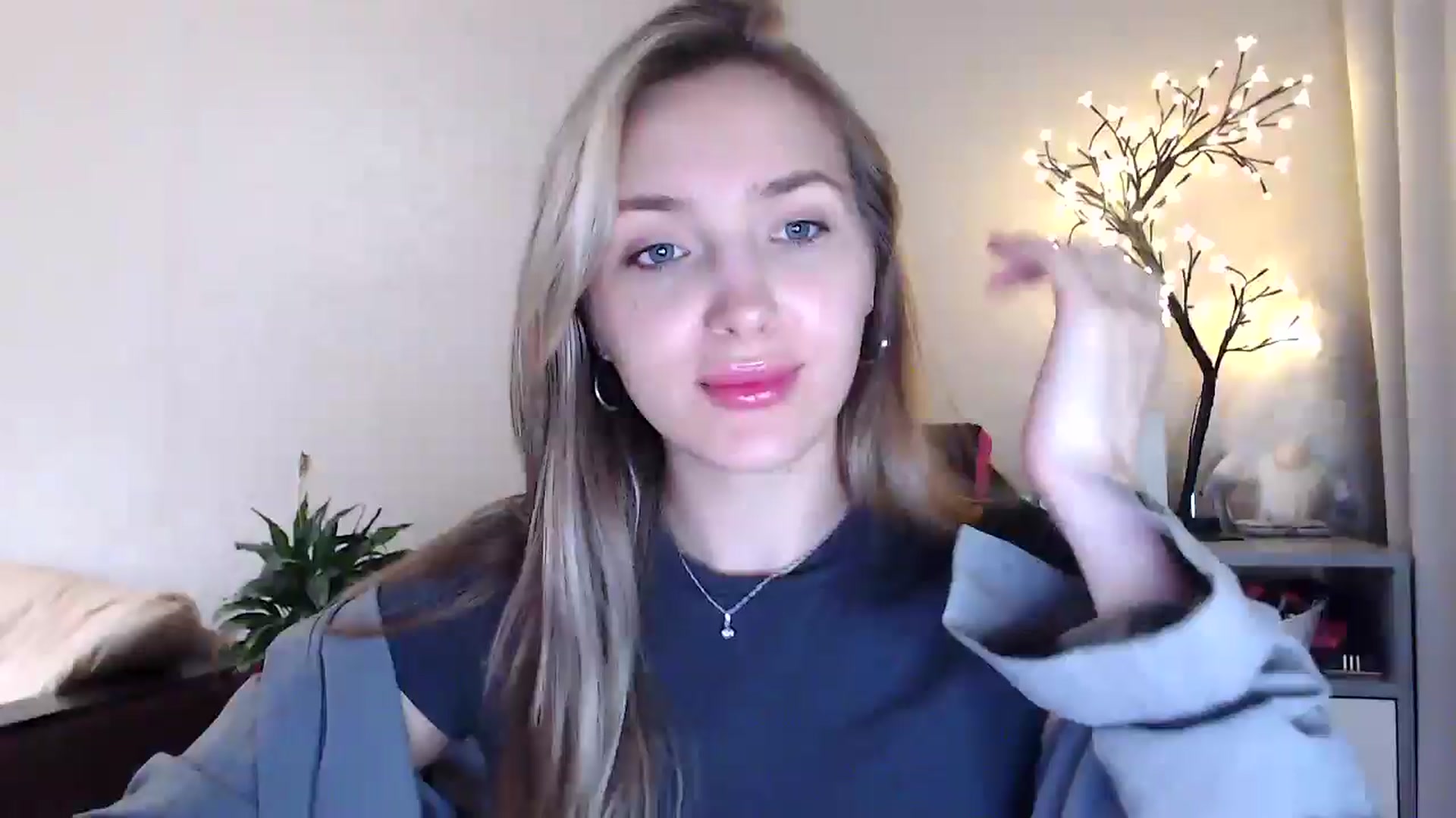 Gallery image thumbnail from My_Diana's myfreecams stream on, 06/15/2025, 20:02 image 17 of 20