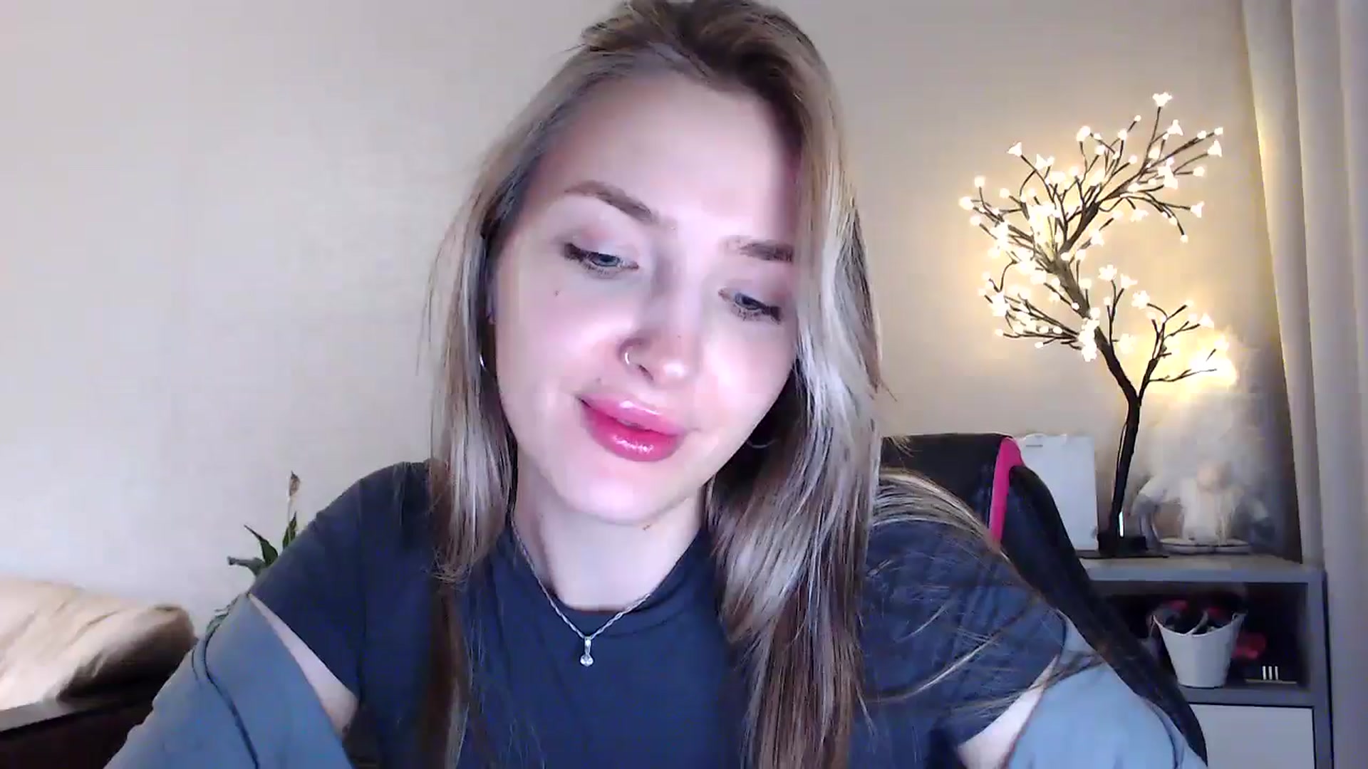 Gallery image thumbnail from My_Diana's myfreecams stream on, 06/15/2025, 20:02 image 3 of 20