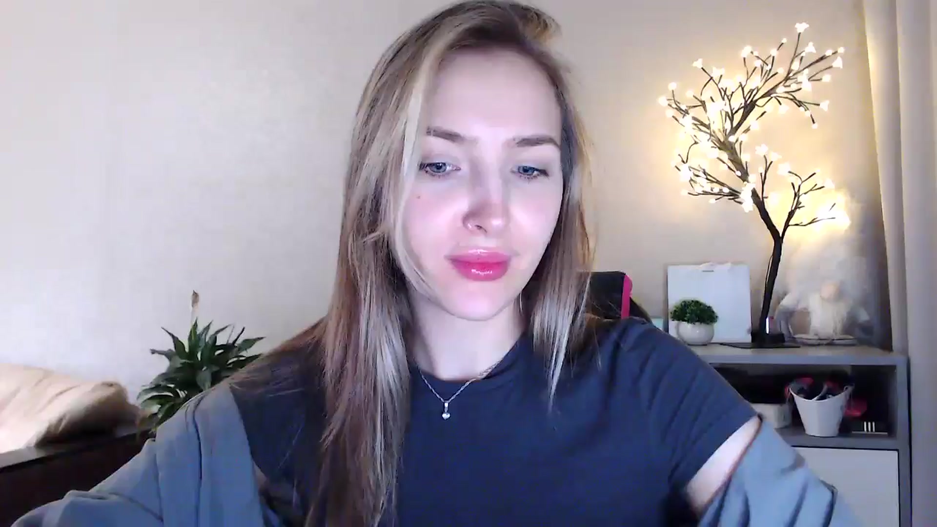 Gallery image thumbnail from My_Diana's myfreecams stream on, 06/15/2025, 20:02 image 12 of 20