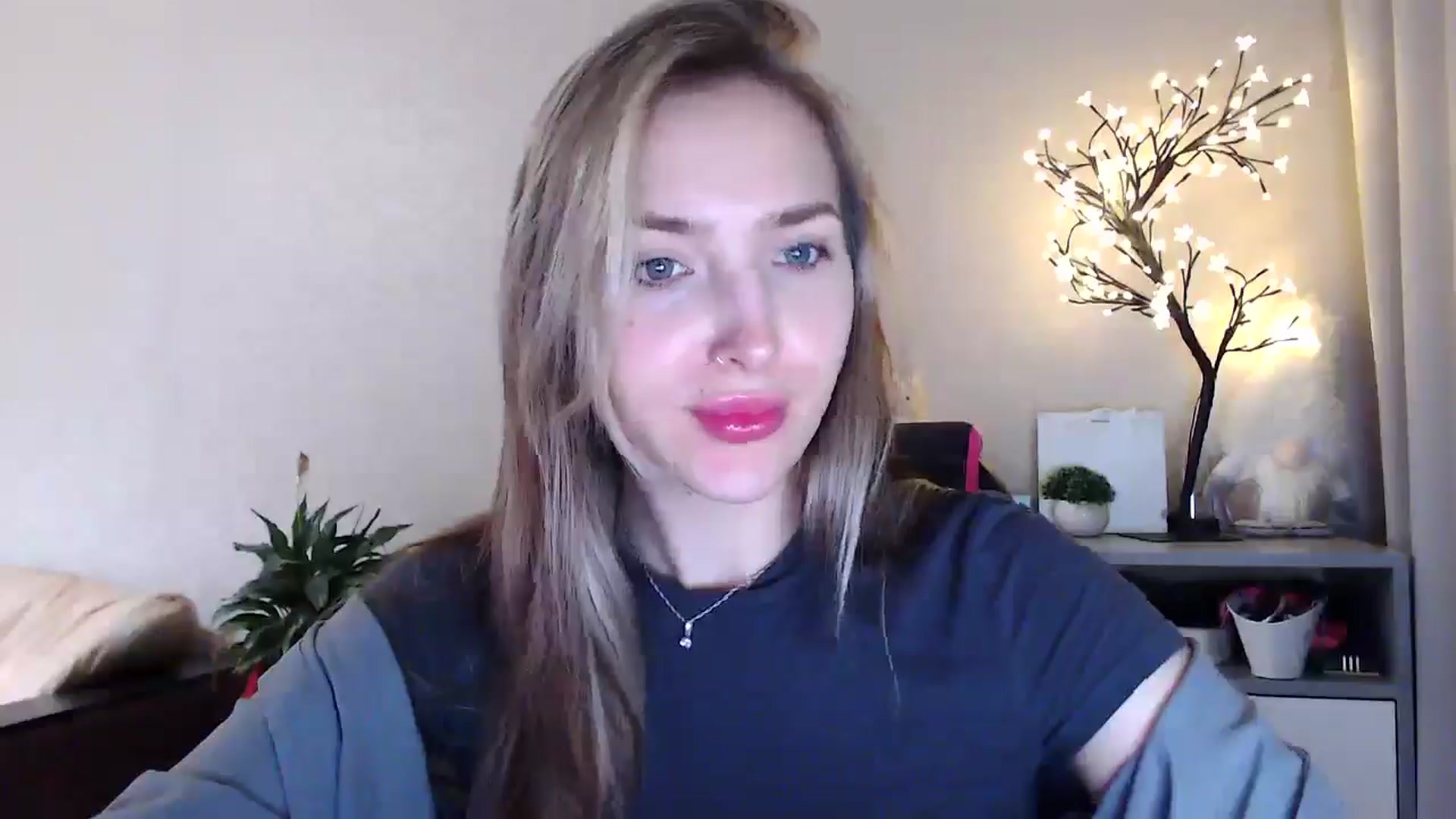 Gallery image thumbnail from My_Diana's myfreecams stream on, 06/15/2025, 20:02 image 14 of 20