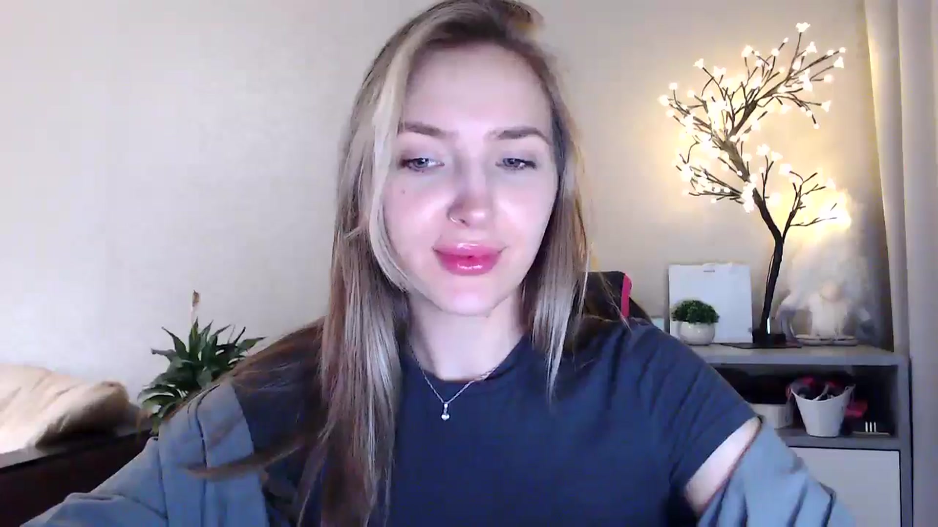Gallery image thumbnail from My_Diana's myfreecams stream on, 06/15/2025, 20:02 image 11 of 20
