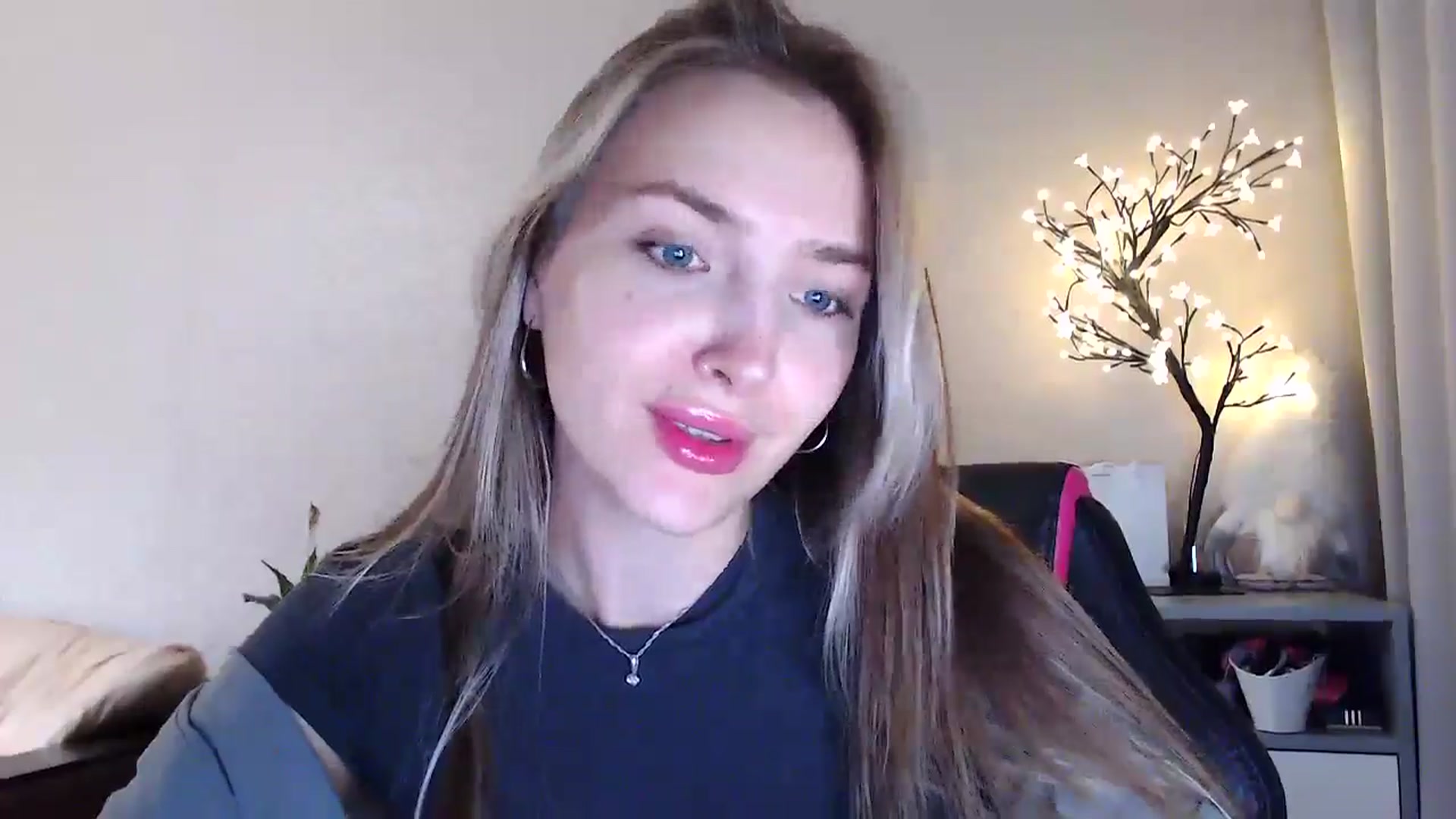 Gallery image thumbnail from My_Diana's myfreecams stream on, 06/15/2025, 20:02 image 4 of 20