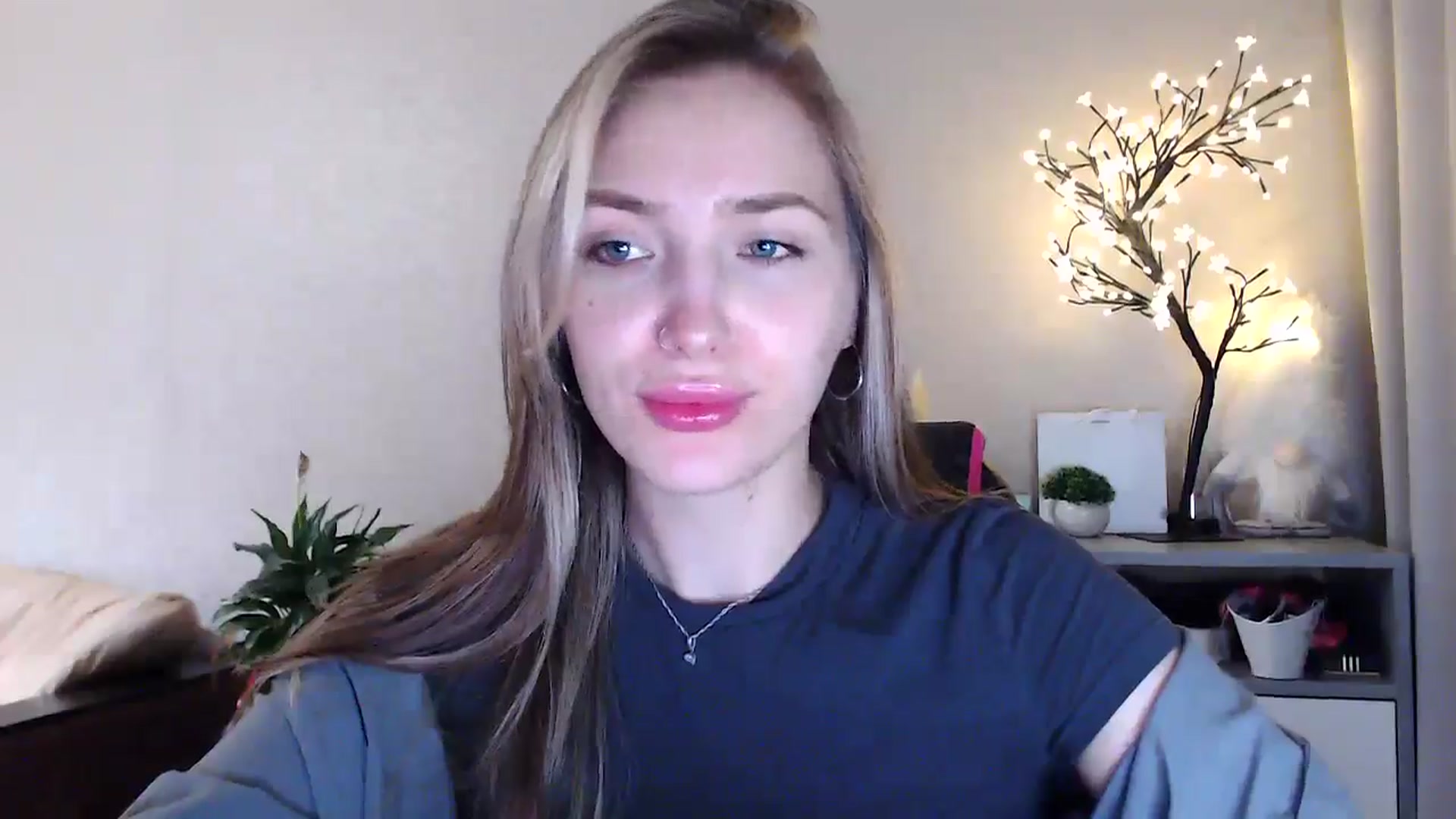 Gallery image thumbnail from My_Diana's myfreecams stream on, 06/15/2025, 20:02 image 15 of 20
