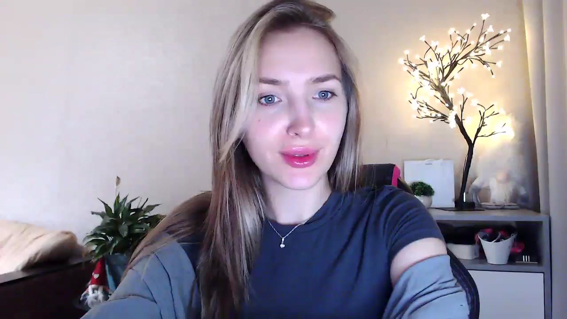Gallery image thumbnail from My_Diana's myfreecams stream on, 06/15/2025, 20:02 image 7 of 20