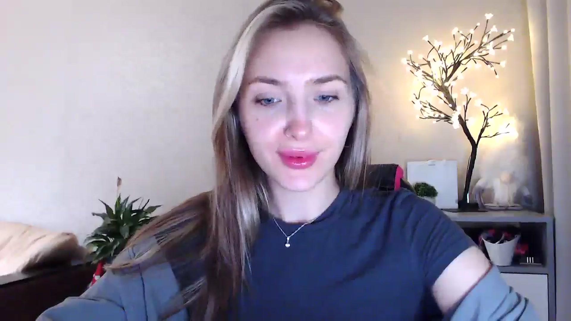 Gallery image thumbnail from My_Diana's myfreecams stream on, 06/15/2025, 20:02 image 6 of 20