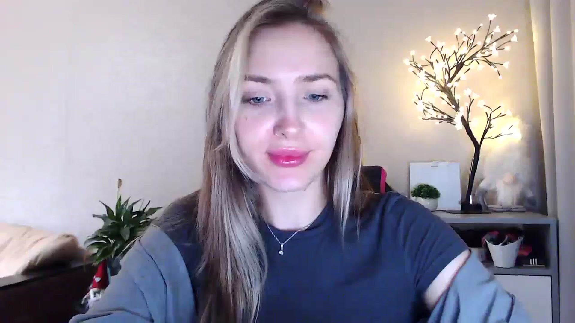Gallery image thumbnail from My_Diana's myfreecams stream on, 06/15/2025, 20:02 image 13 of 20