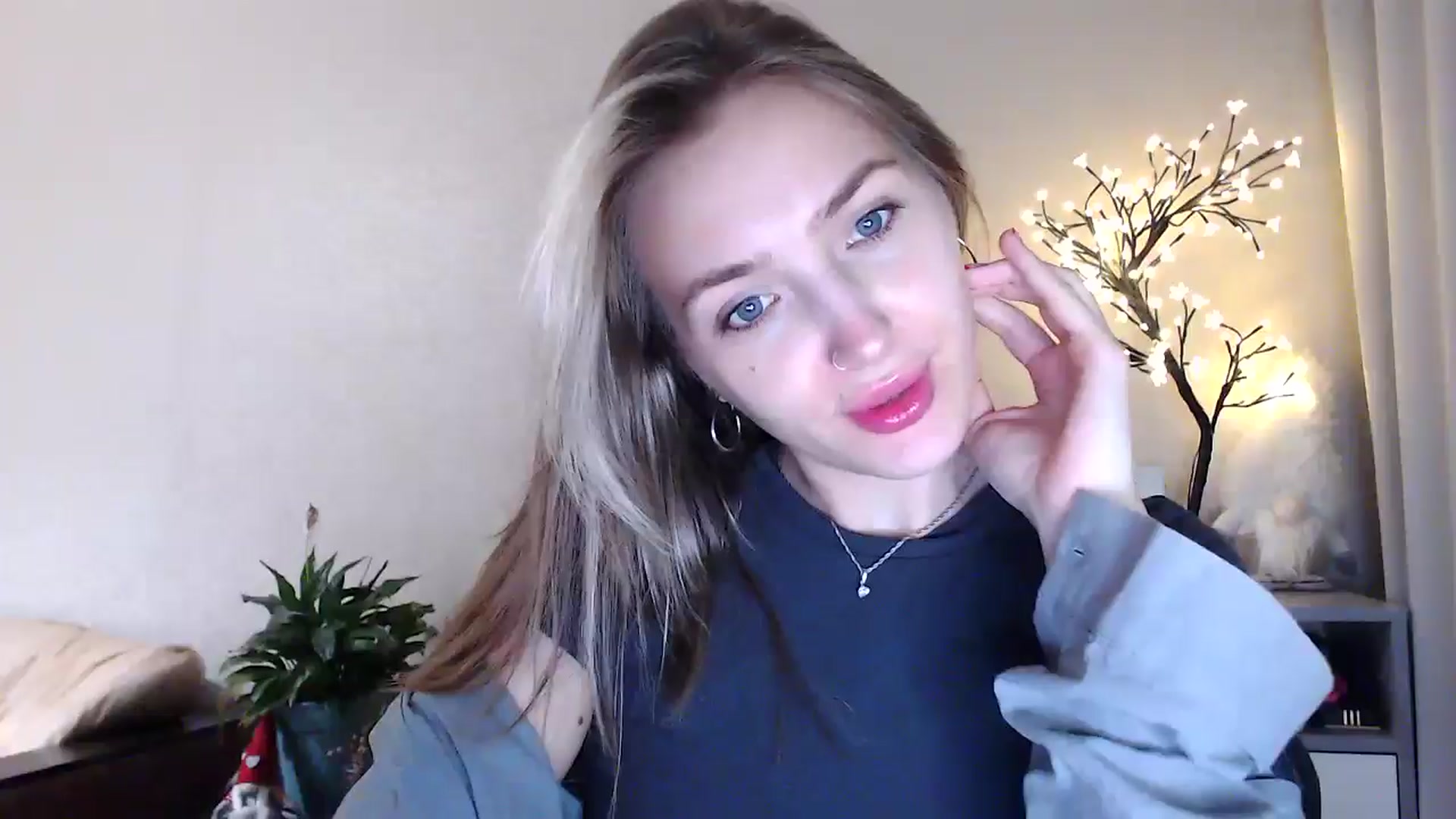 Gallery image thumbnail from My_Diana's myfreecams stream on, 06/15/2025, 20:02 image 1 of 20