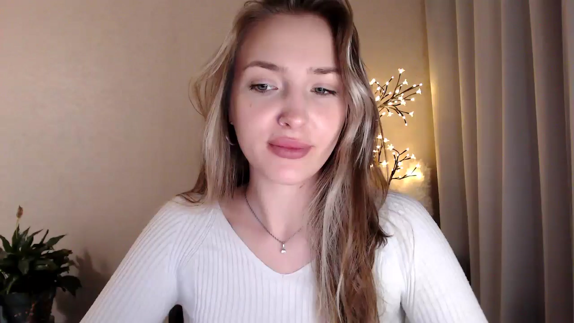 Gallery image thumbnail from My_Diana's myfreecams stream on, 06/17/2025, 19:54 image 11 of 20