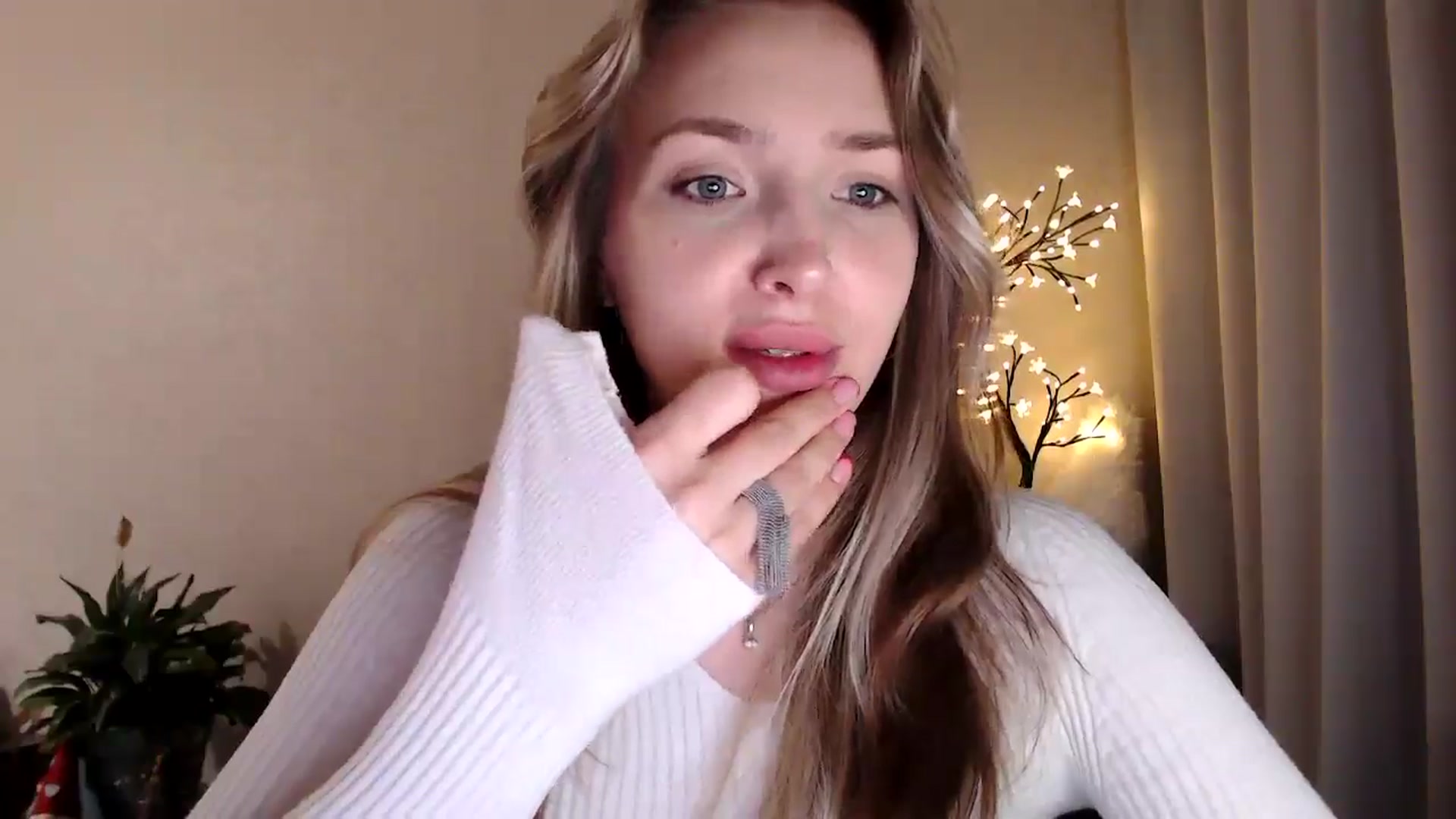 Gallery image thumbnail from My_Diana's myfreecams stream on, 06/17/2025, 22:03 image 15 of 20