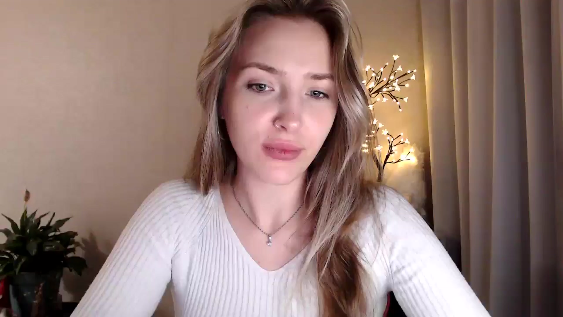 Gallery image thumbnail from My_Diana's myfreecams stream on, 06/17/2025, 22:03 image 1 of 20