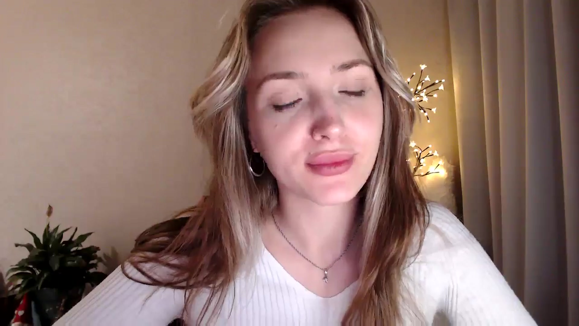 Gallery image thumbnail from My_Diana's myfreecams stream on, 06/17/2025, 22:03 image 20 of 20