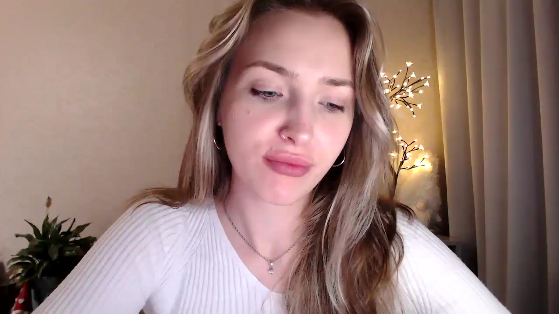 Gallery image thumbnail from My_Diana's myfreecams stream on, 06/17/2025, 22:03 image 16 of 20
