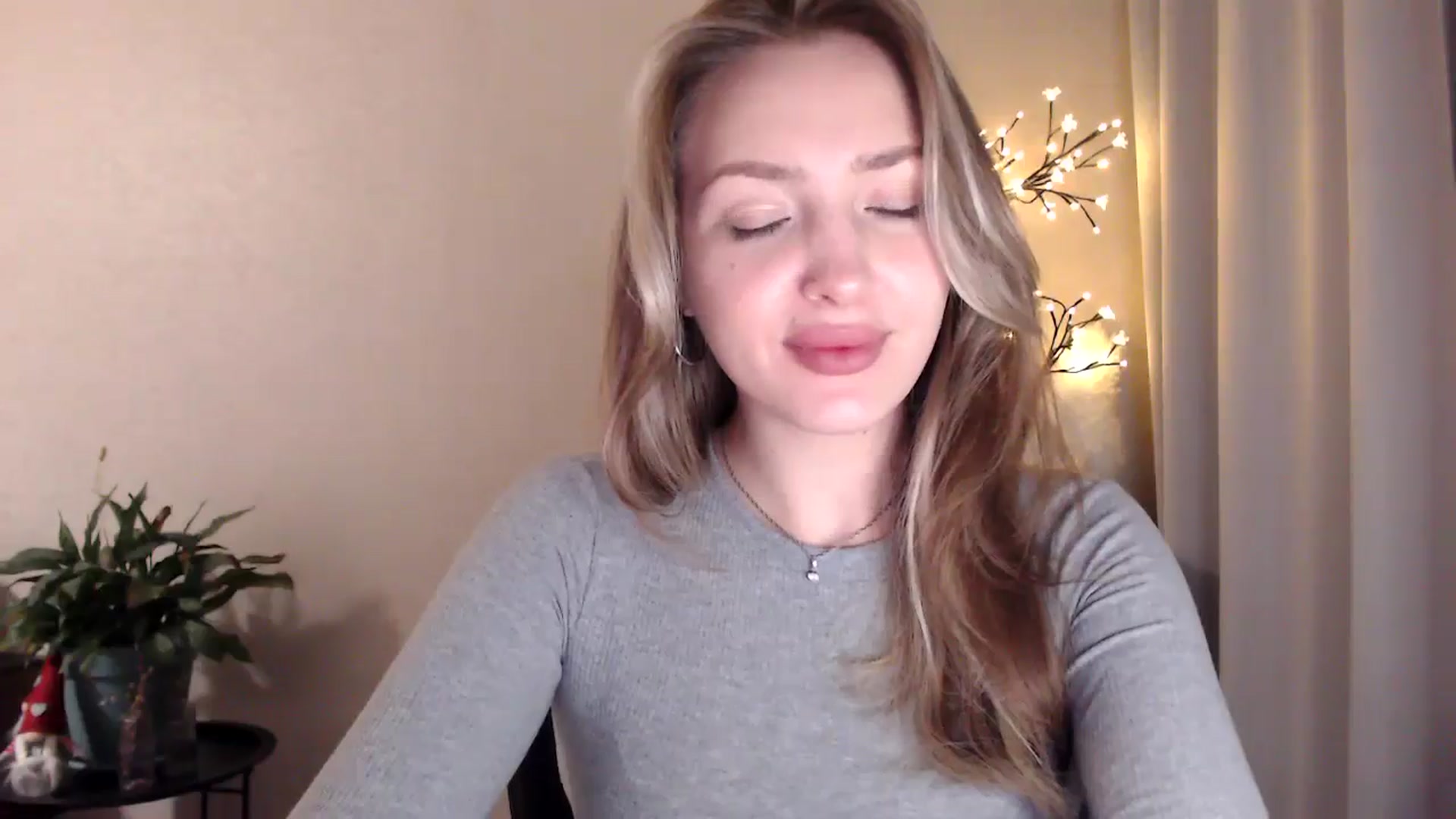 Gallery image thumbnail from My_Diana's myfreecams stream on, 06/18/2025, 20:21 image 4 of 20