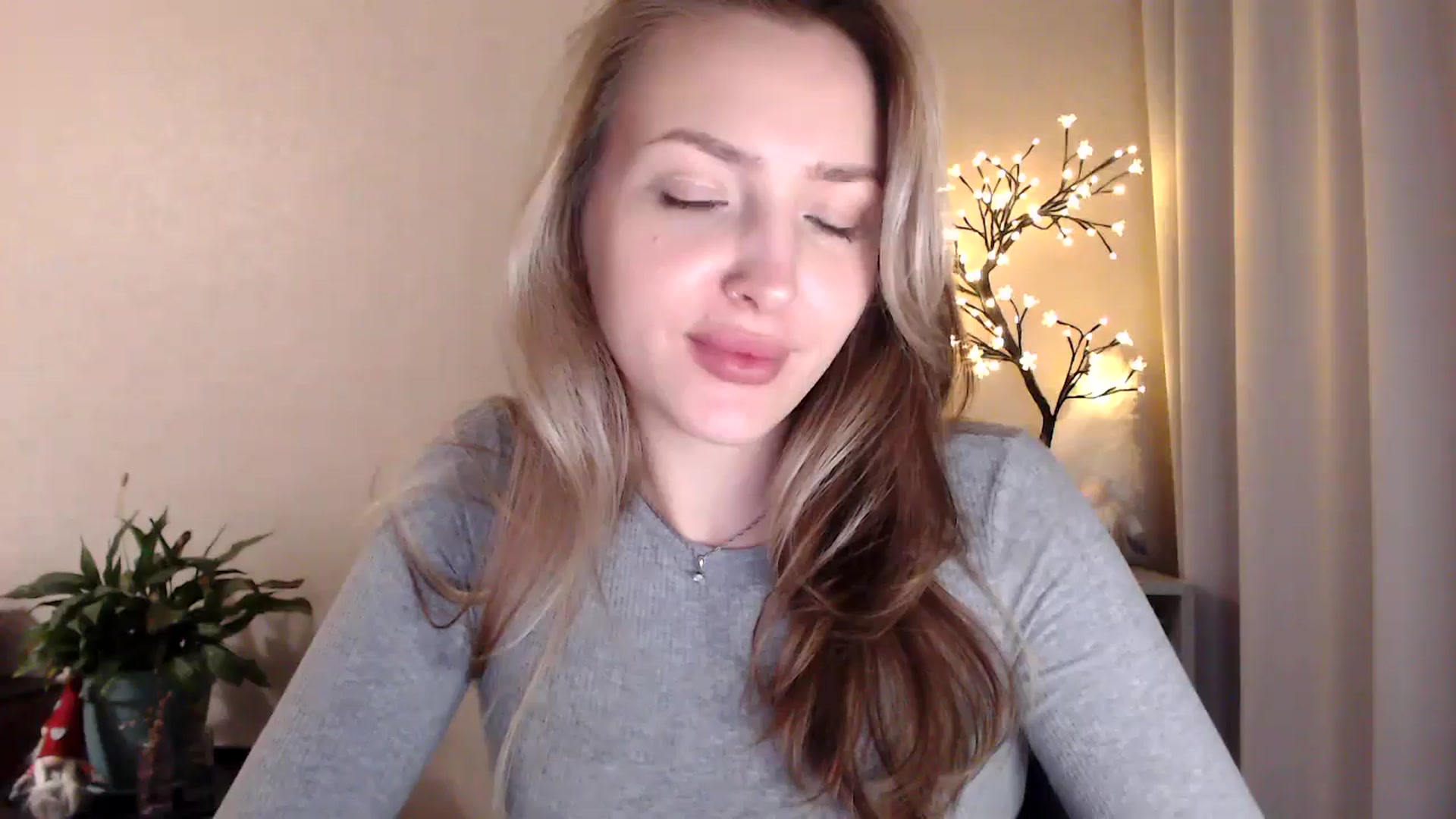 Gallery image thumbnail from My_Diana's myfreecams stream on, 06/18/2025, 20:21 image 19 of 20