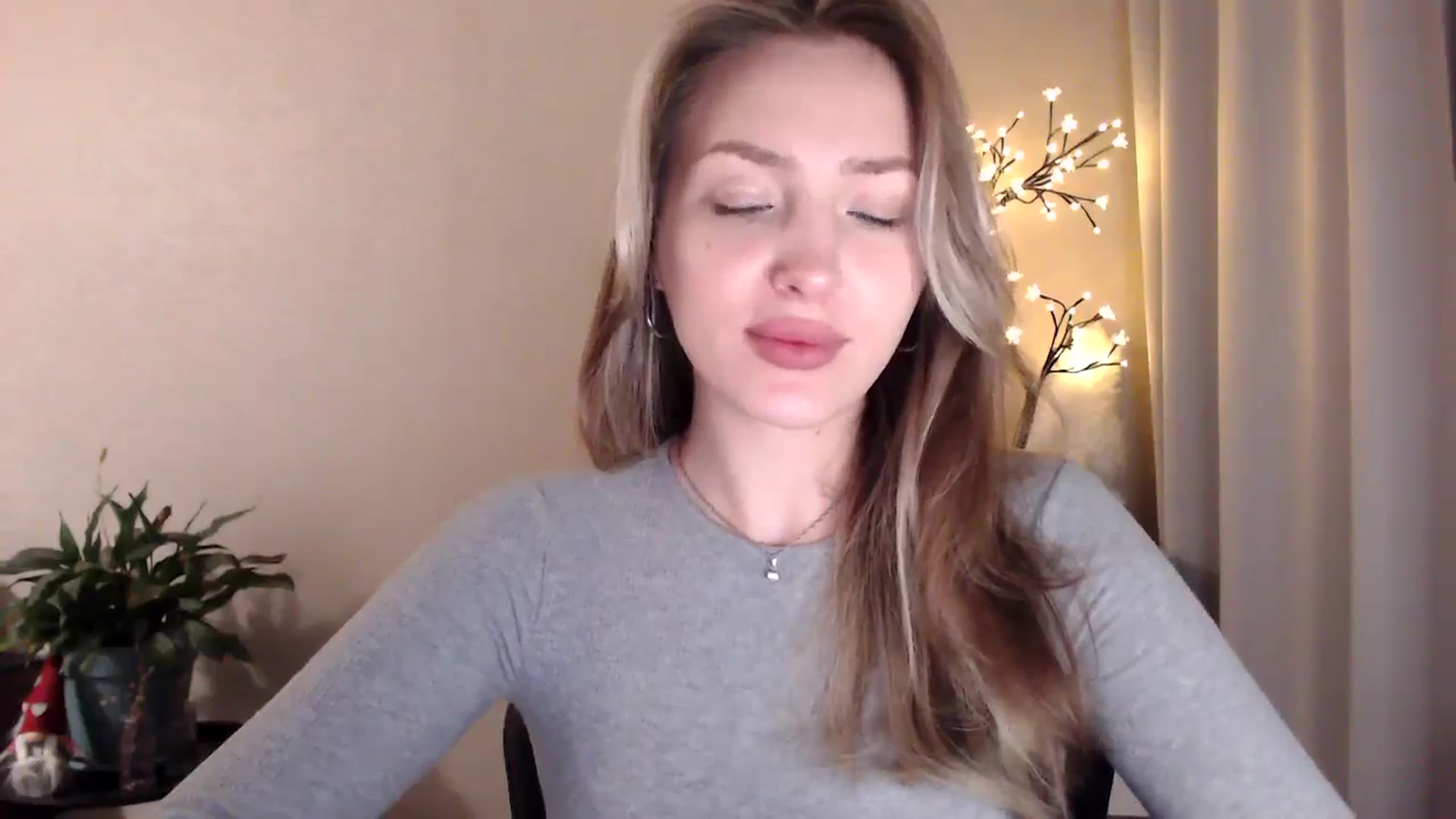 Gallery image thumbnail from My_Diana's myfreecams stream on, 06/18/2025, 20:21 image 3 of 20