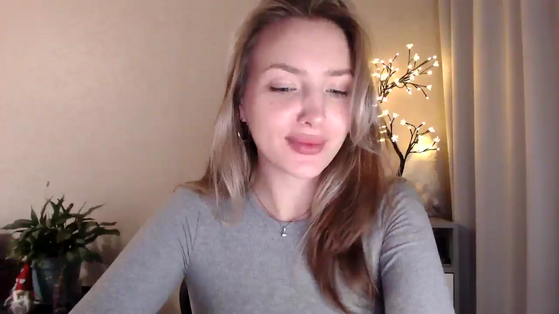 Gallery image thumbnail from My_Diana's myfreecams stream on, 06/18/2025, 20:21 image 15 of 20