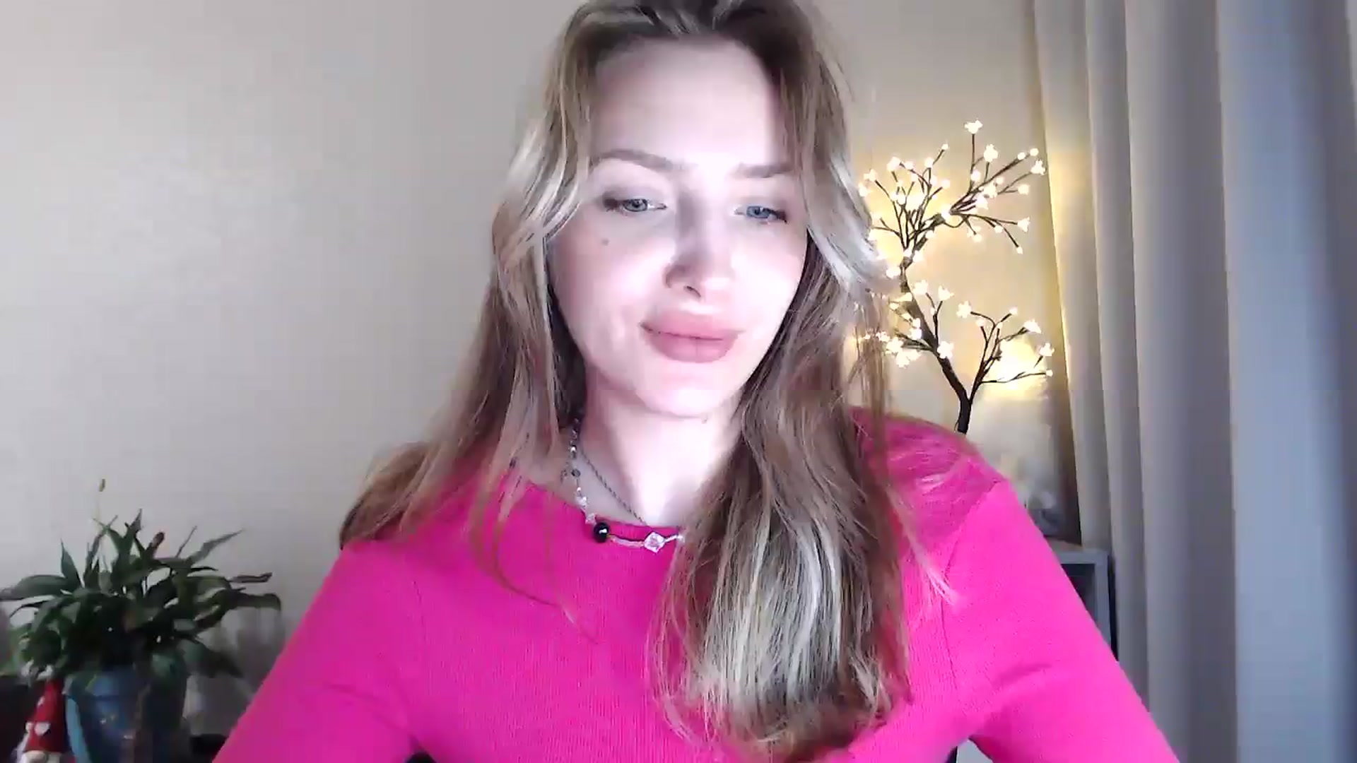 Gallery image thumbnail from My_Diana's myfreecams stream on, 06/19/2025, 19:38 image 4 of 20
