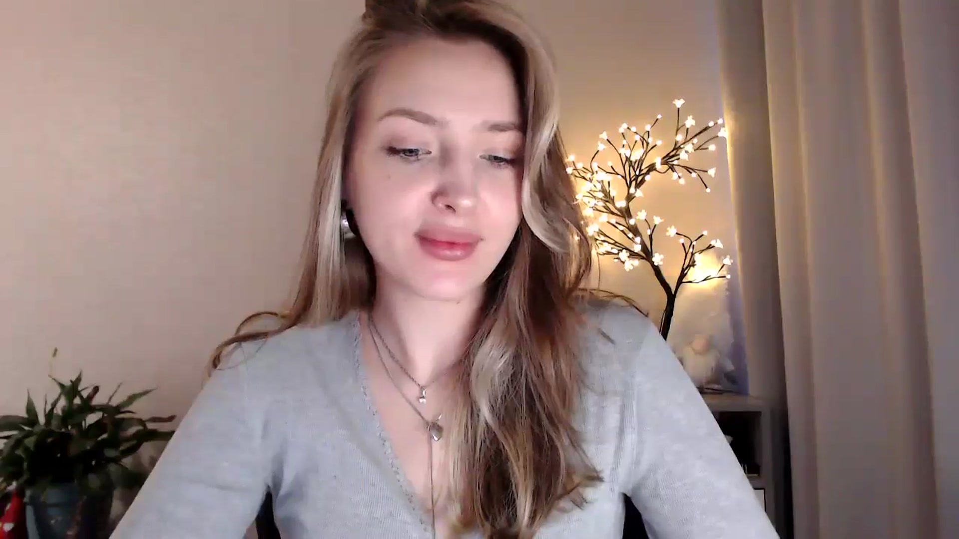 Gallery image thumbnail from My_Diana's myfreecams stream on, 06/20/2025, 16:10 image 10 of 20