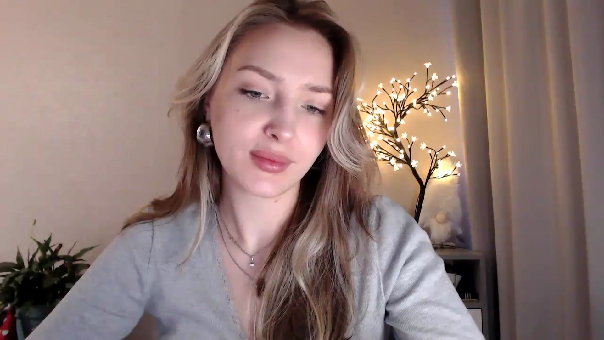 Gallery image thumbnail from My_Diana's myfreecams stream on, 06/20/2025, 16:10 image 12 of 20