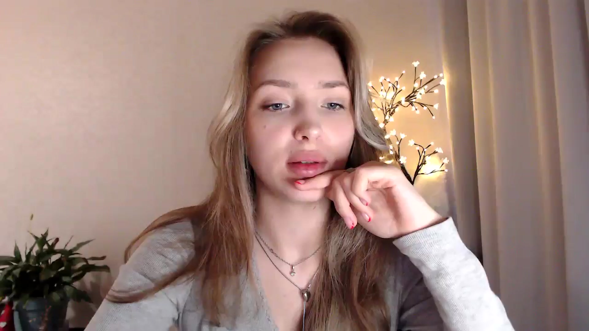 Gallery image thumbnail from My_Diana's myfreecams stream on, 06/20/2025, 16:10 image 16 of 20