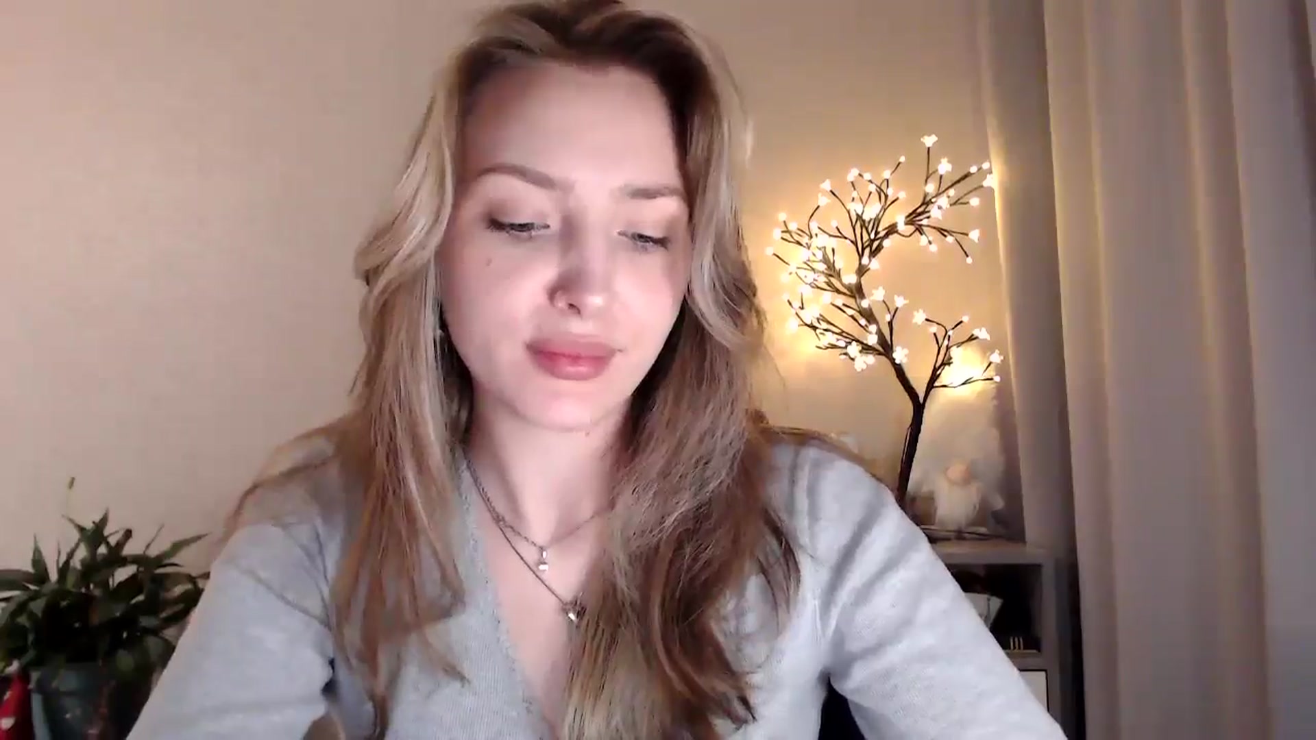 Gallery image thumbnail from My_Diana's myfreecams stream on, 06/20/2025, 16:10 image 17 of 20