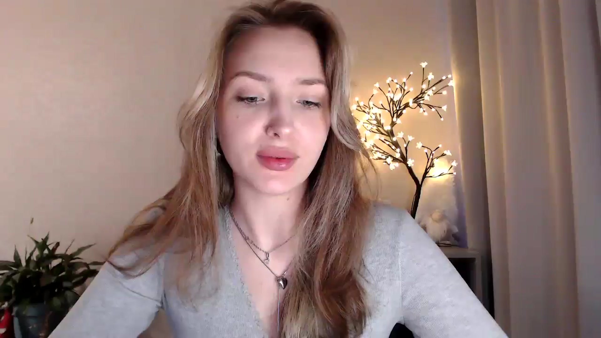 Gallery image thumbnail from My_Diana's myfreecams stream on, 06/20/2025, 16:10 image 15 of 20