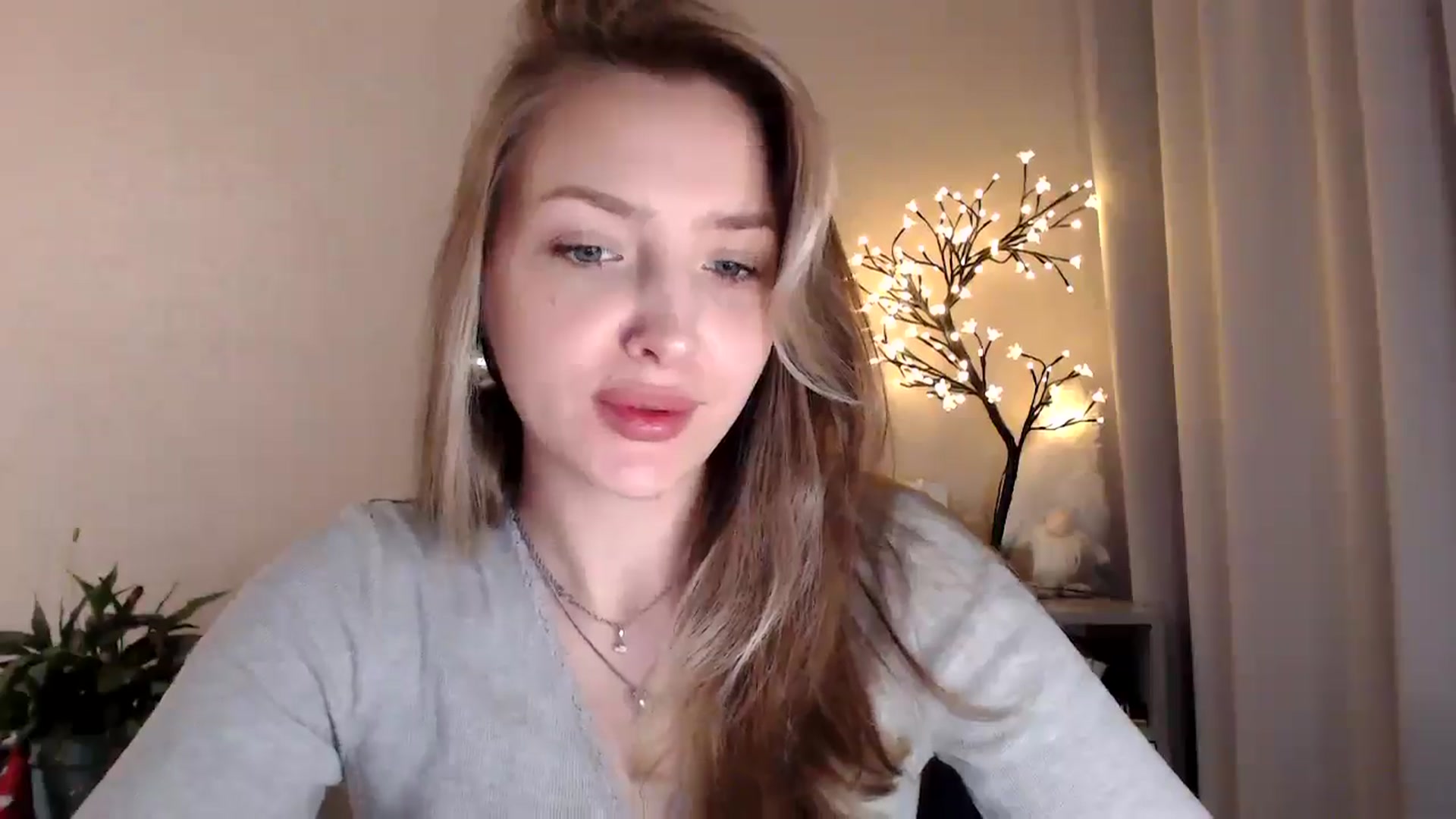 Gallery image thumbnail from My_Diana's myfreecams stream on, 06/20/2025, 16:10 image 19 of 20