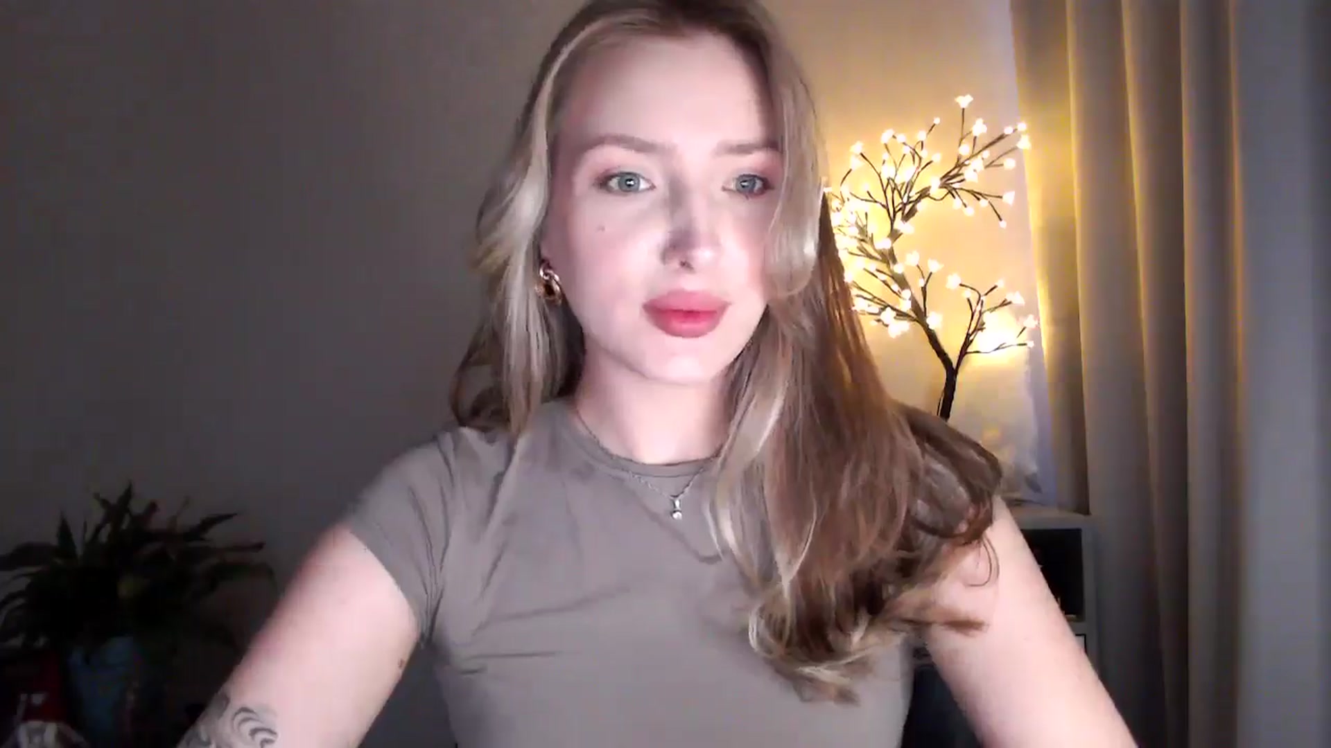 Gallery image thumbnail from My_Diana's myfreecams stream on, 06/21/2025, 15:58 image 3 of 20