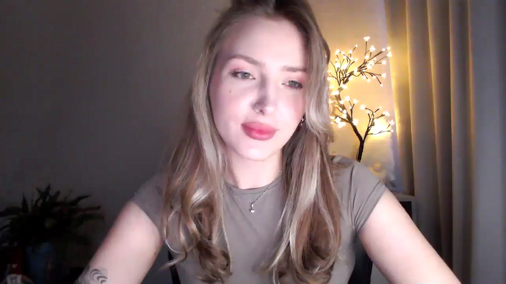 Gallery image thumbnail from My_Diana's myfreecams stream on, 06/21/2025, 15:58 image 2 of 20