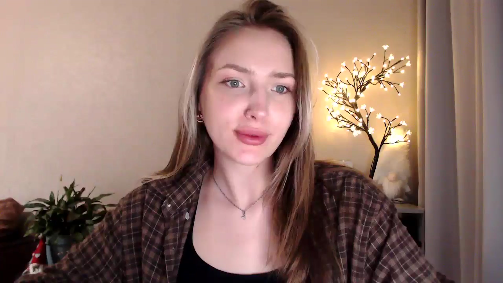Gallery image thumbnail from My_Diana's myfreecams stream on, 06/23/2025, 20:46 image 18 of 20