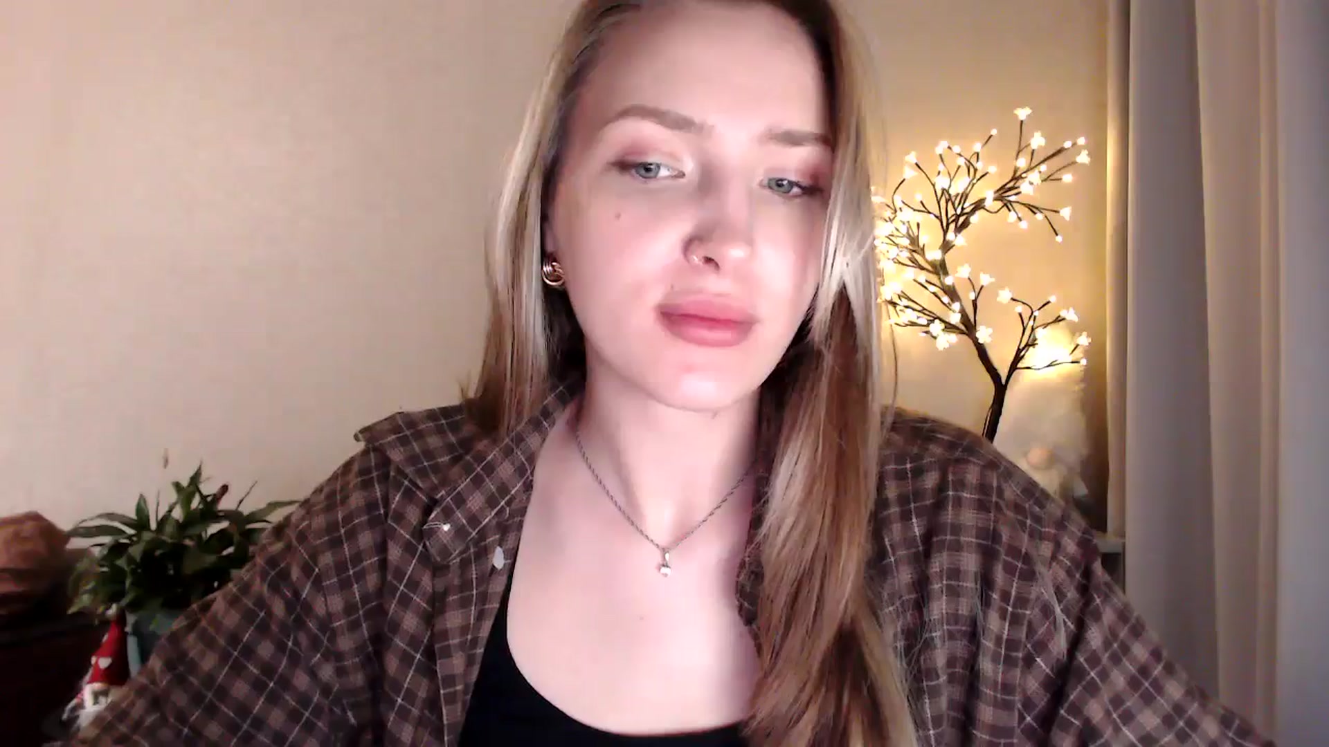 Gallery image thumbnail from My_Diana's myfreecams stream on, 06/23/2025, 20:46 image 20 of 20
