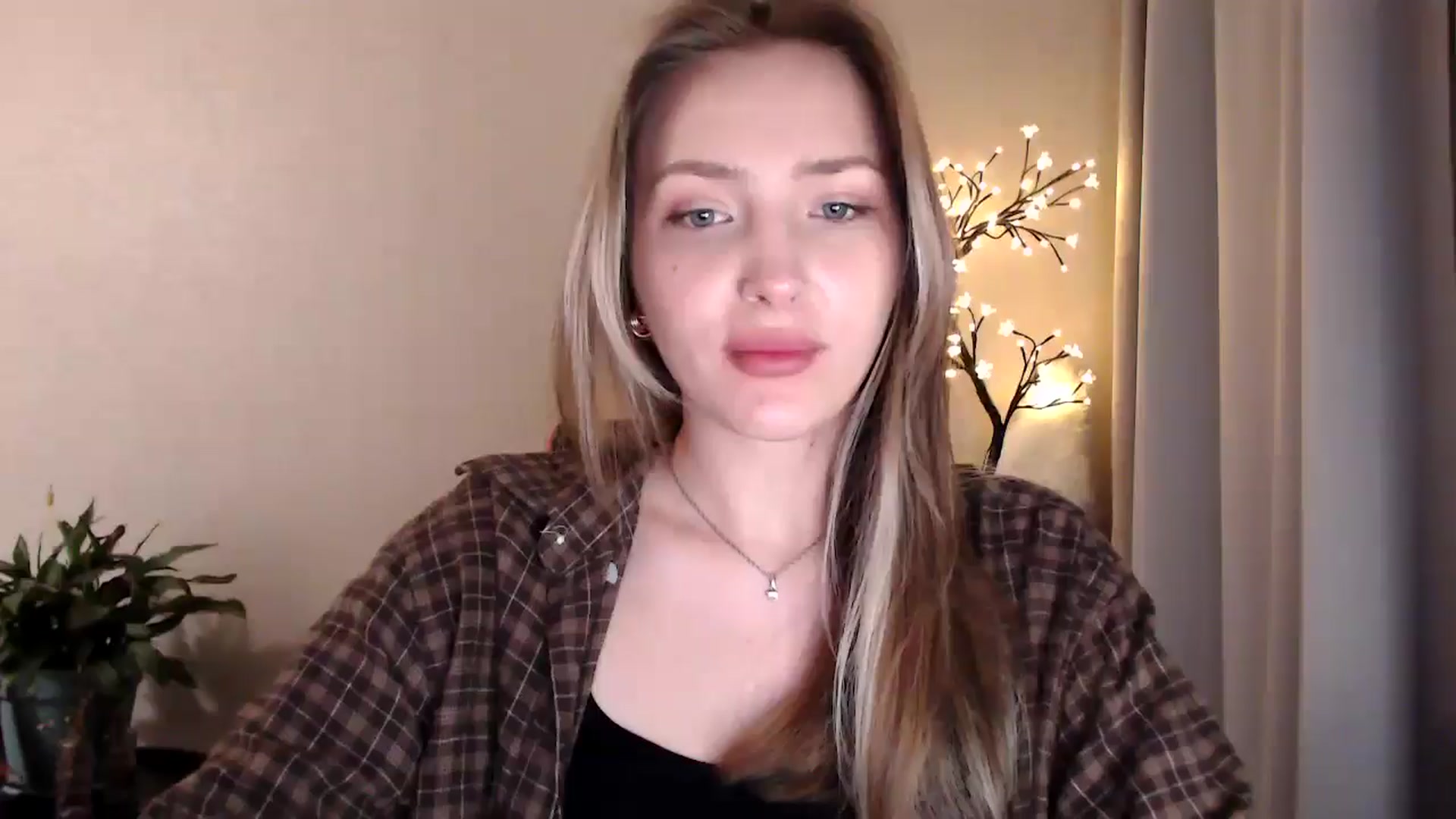 Gallery image thumbnail from My_Diana's myfreecams stream on, 06/23/2025, 20:46 image 1 of 20