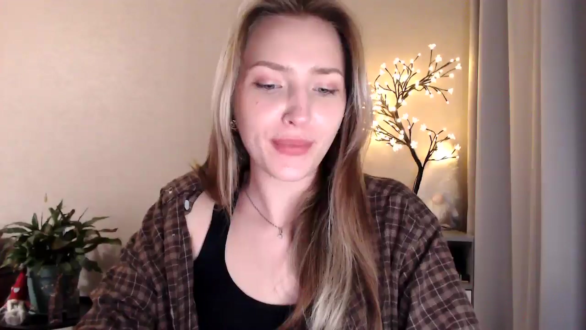 Gallery image thumbnail from My_Diana's myfreecams stream on, 06/23/2025, 20:46 image 7 of 20