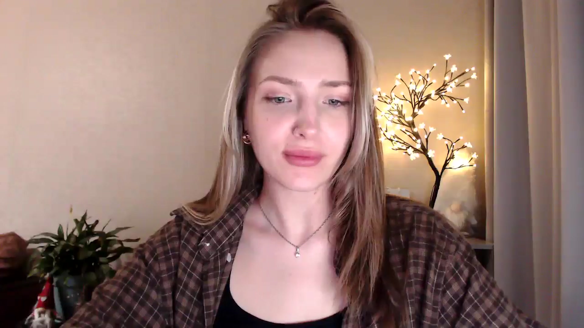 Gallery image thumbnail from My_Diana's myfreecams stream on, 06/23/2025, 20:46 image 16 of 20