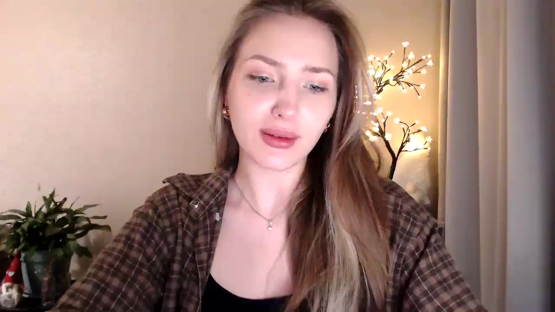 Gallery image thumbnail from My_Diana's myfreecams stream on, 06/23/2025, 20:46 image 6 of 20